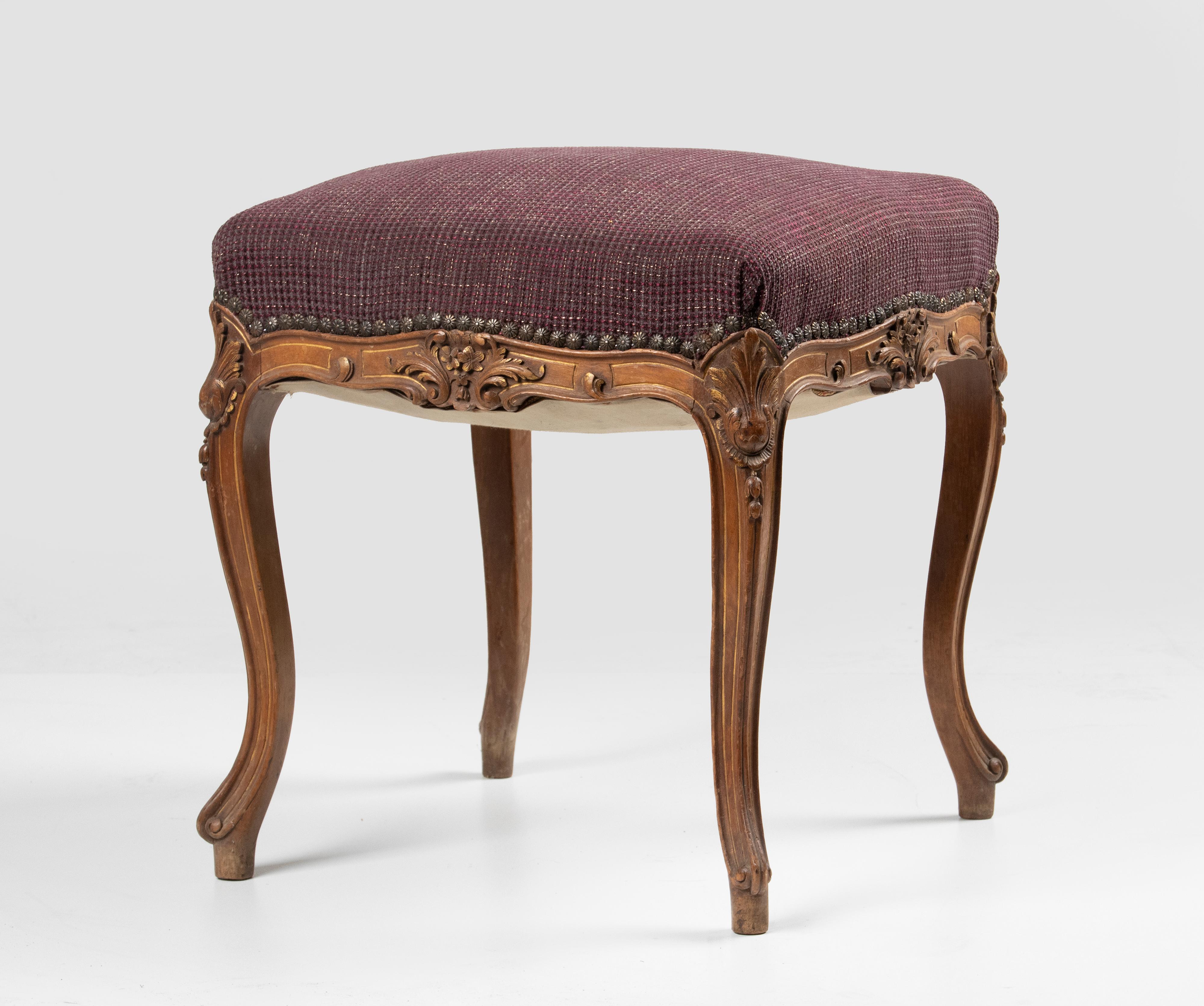 Late 19th Century Régence Style Walnut Carved Footstool For Sale 4