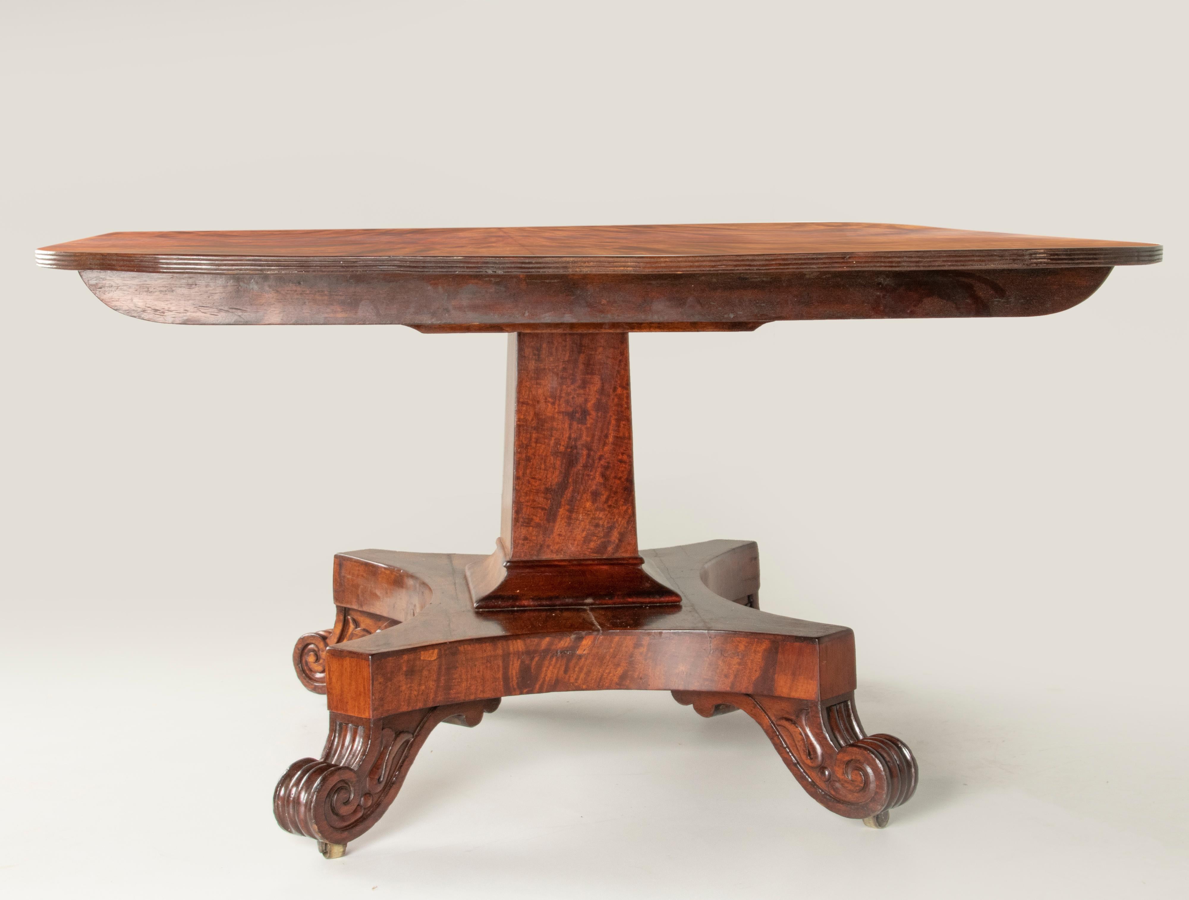 Late 19th Century Regency Mahogany Dining Table For Sale 9