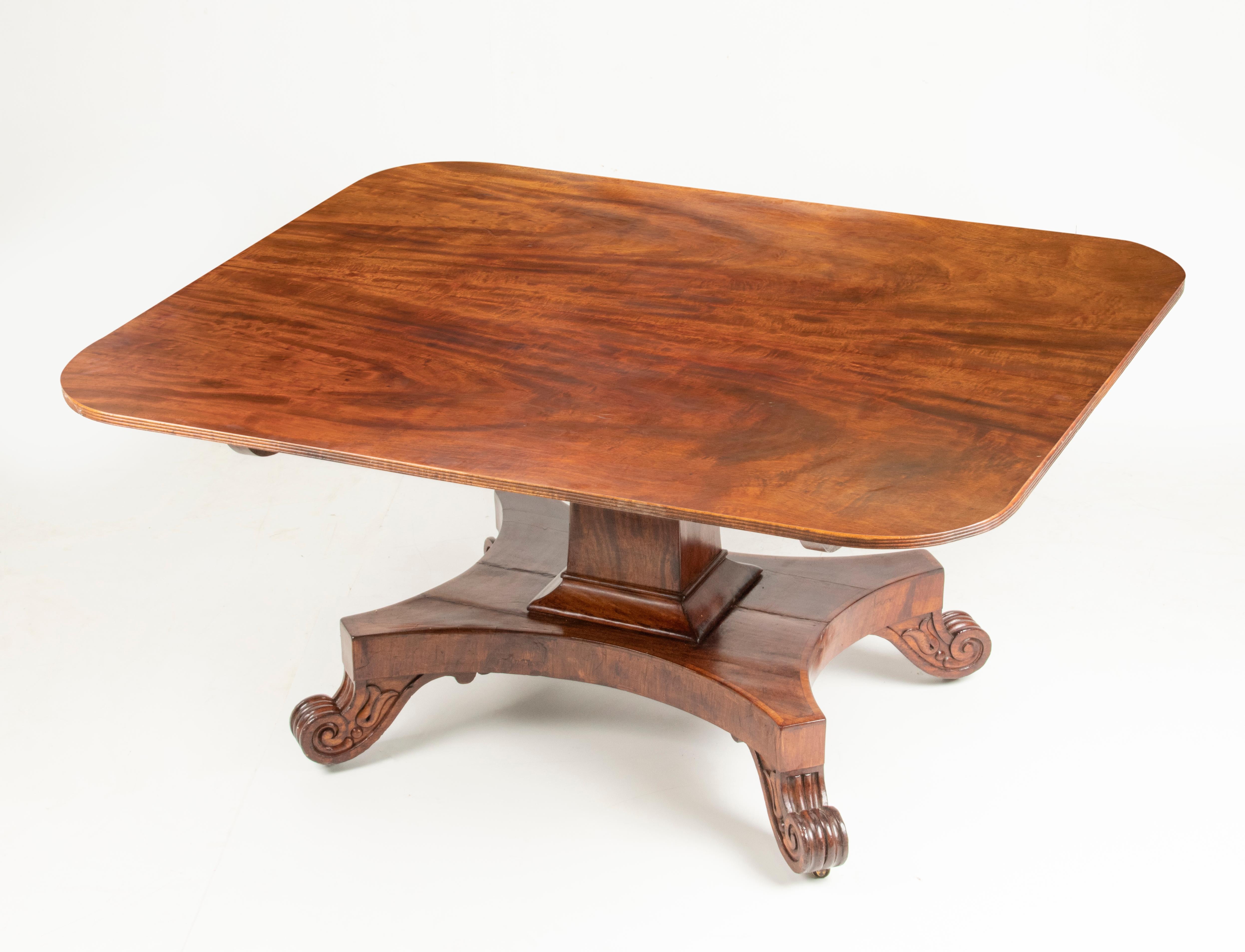 Late 19th Century Regency Mahogany Dining Table For Sale 10