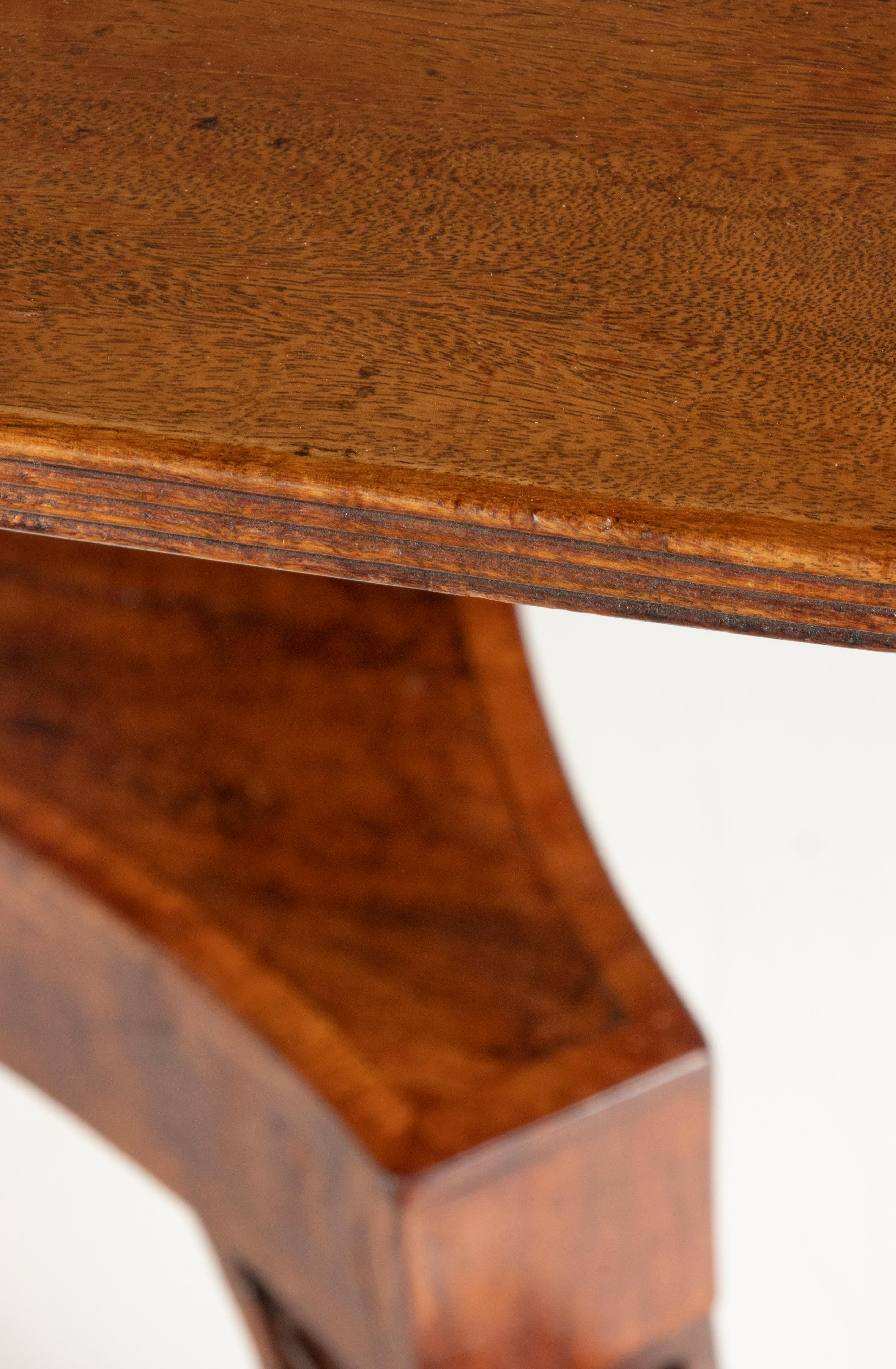 Late 19th Century Regency Mahogany Dining Table For Sale 15