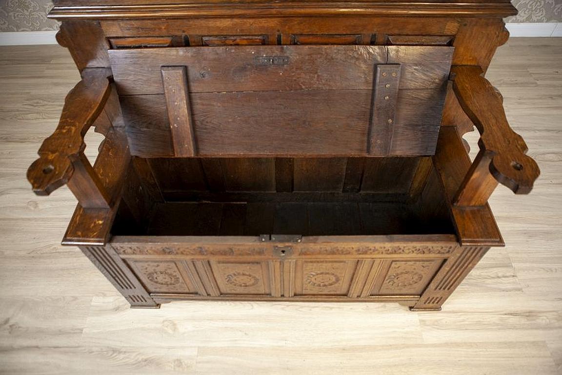 Late-19th Century Renaissance Revival Oak Bench With Storage Compartment For Sale 6