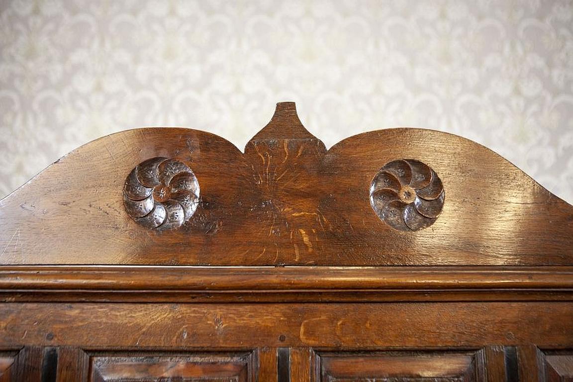 Late-19th Century Renaissance Revival Oak Bench With Storage Compartment For Sale 7