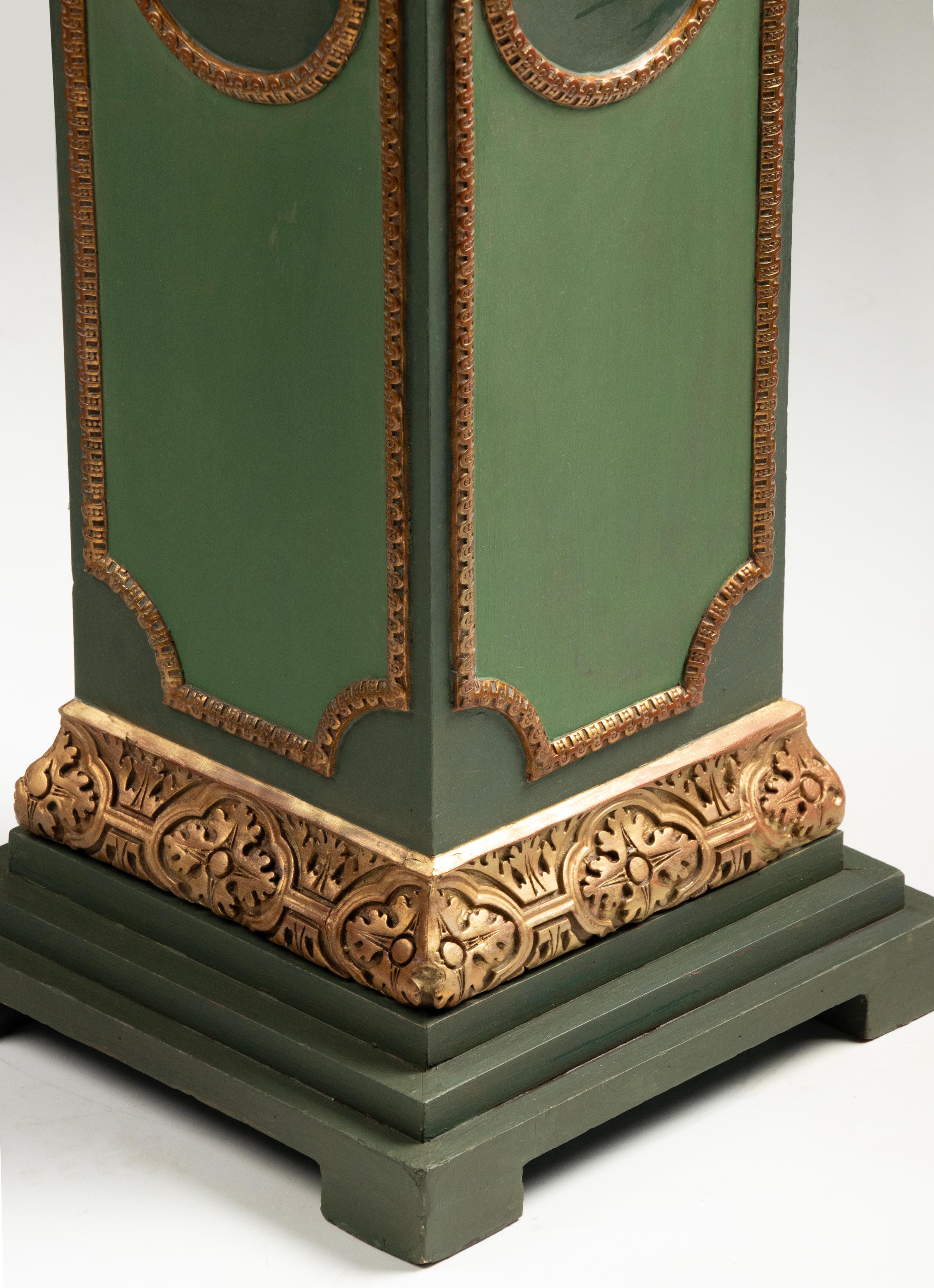 Late 19th Century Renaissance Style Pedestal / Vase stand For Sale 8