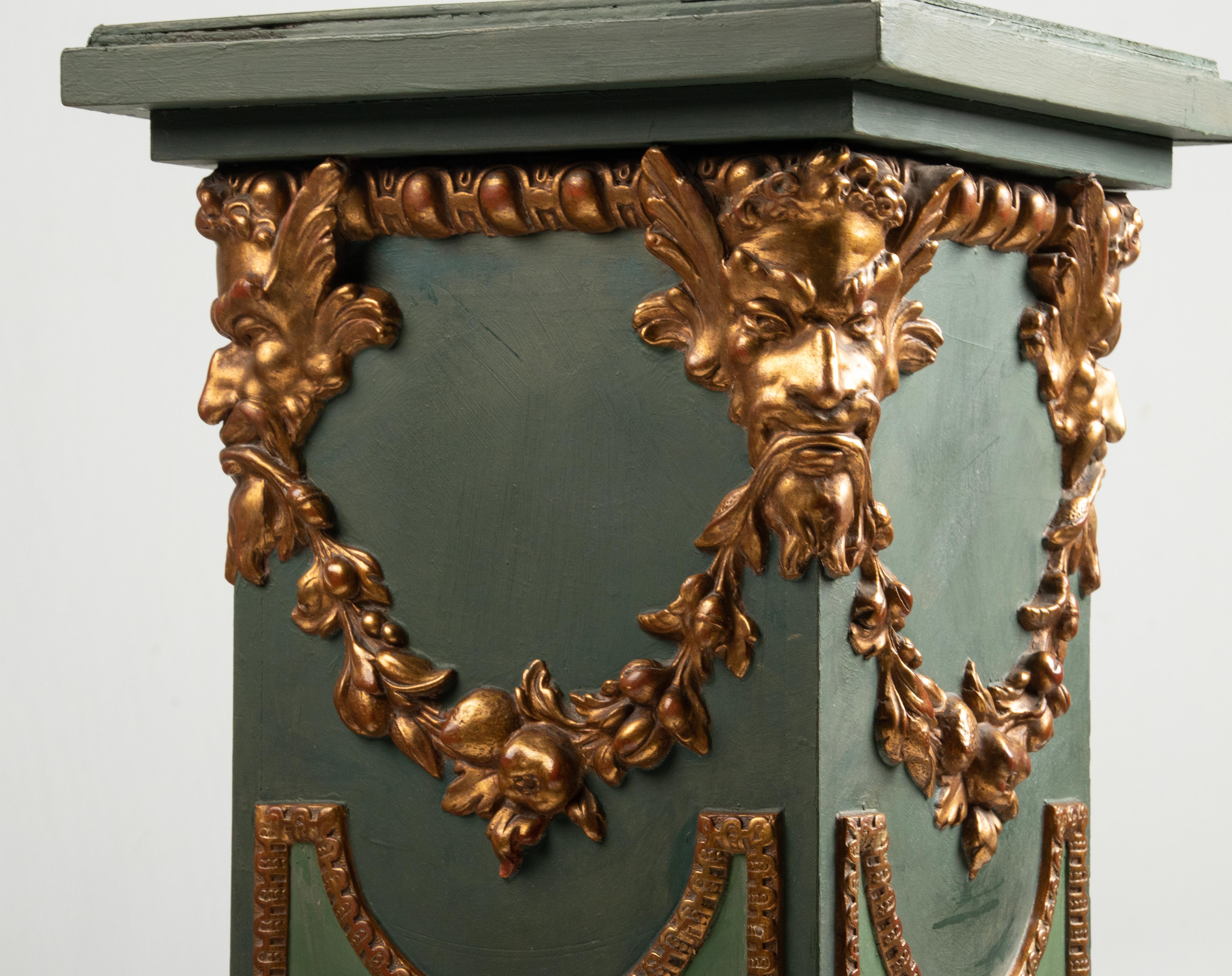 Fin du 19e siècle, piédestal / porte-vase de style Renaissance en vente 14