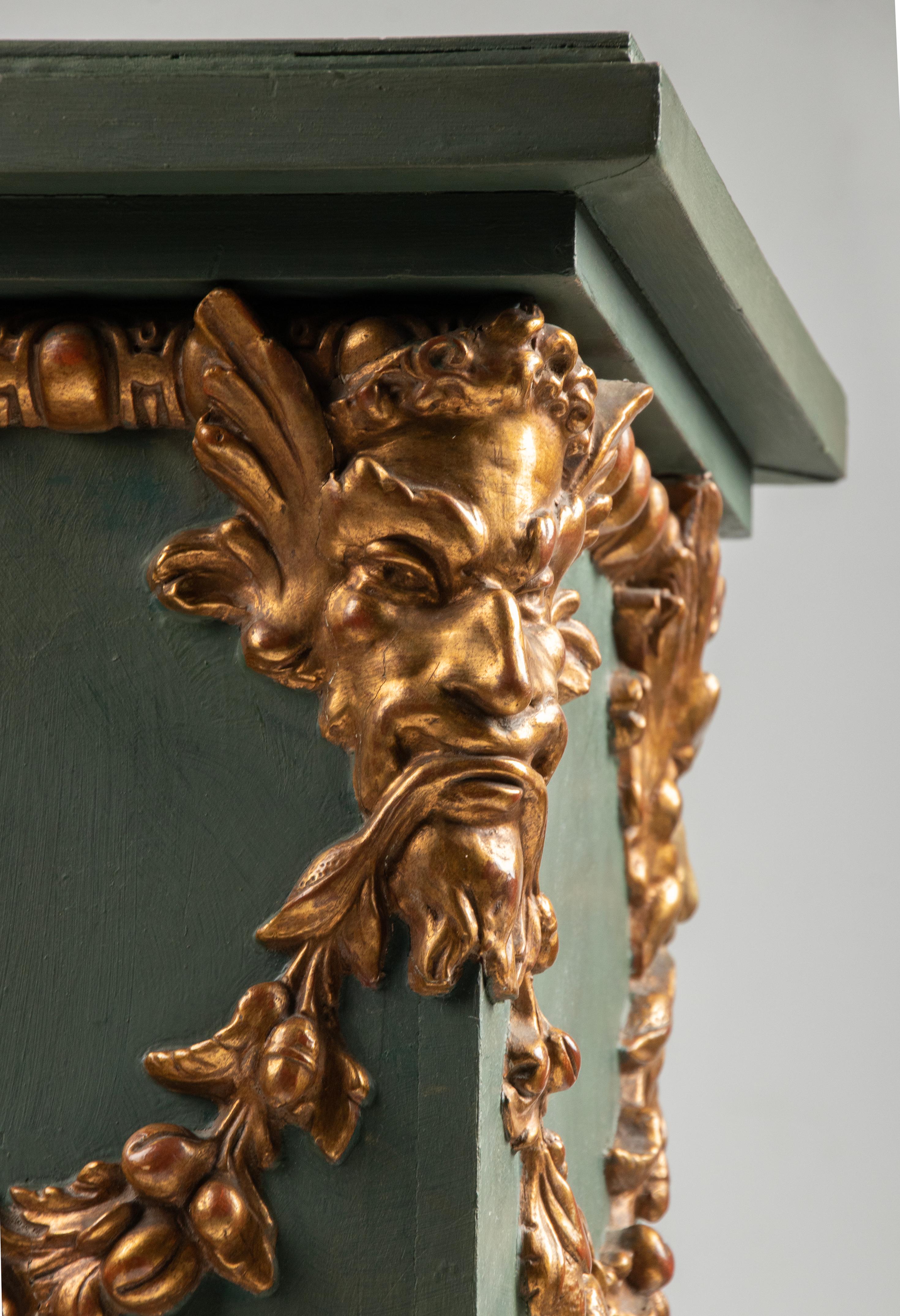 The Pedestal / Vasenständer im Renaissance-Stil des späten 19. im Angebot 1