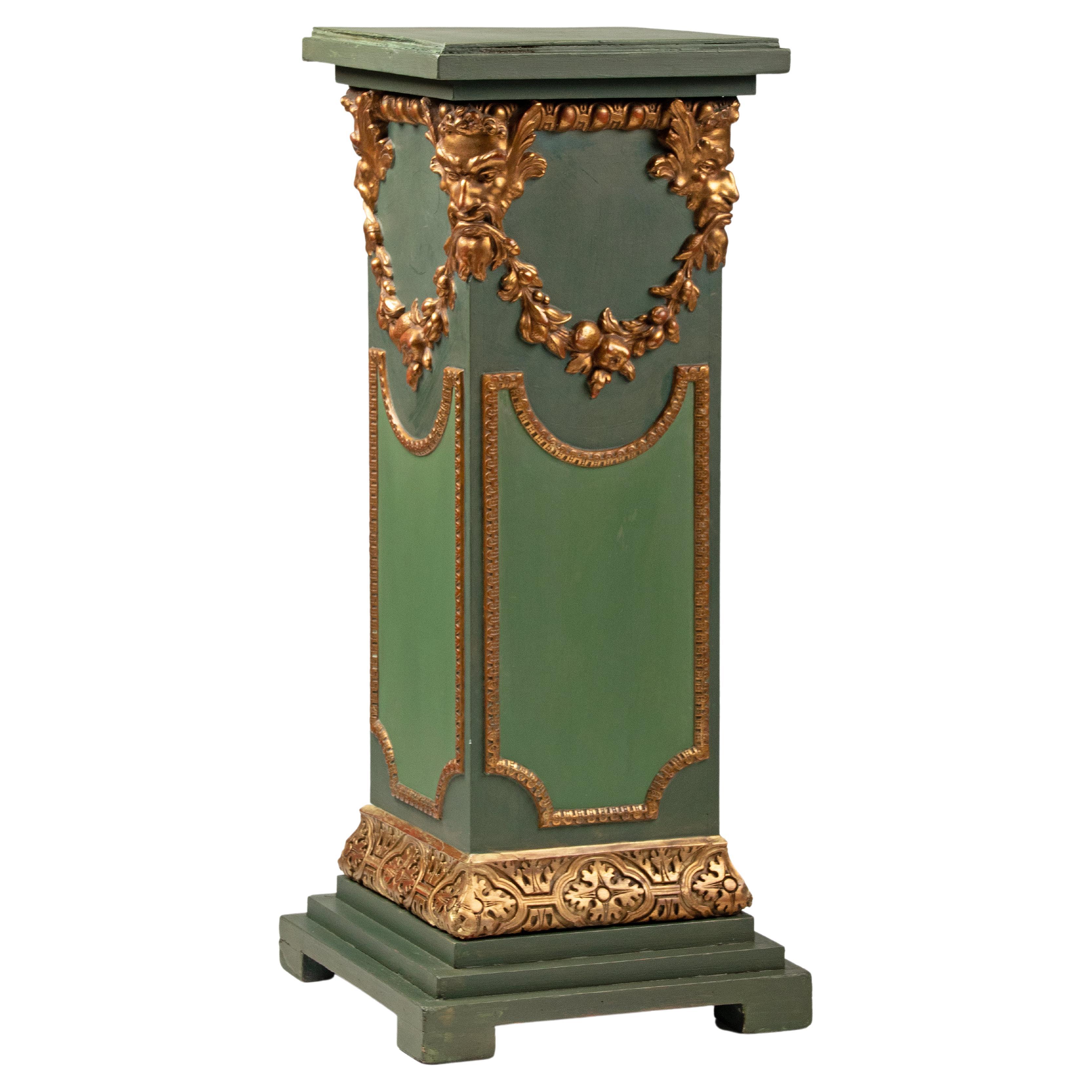 Late 19th Century Renaissance Style Pedestal / Vase stand For Sale