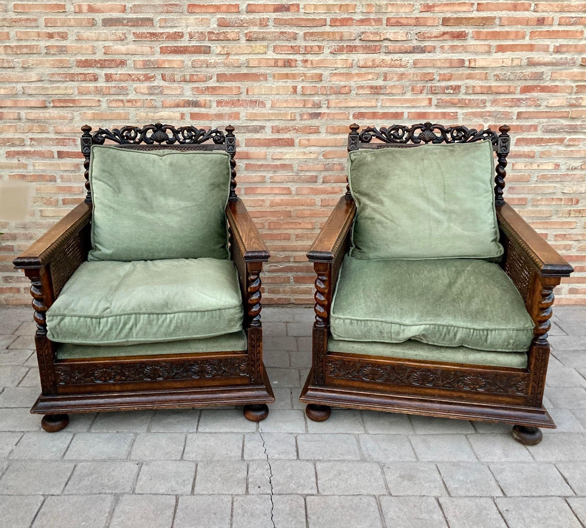 Beautiful pair of late 19th century Renaissance walnut and rattan armchair, 1890s.
Pair of Renaissance armchair, 1890s.
The structure of this impresionant armchairs is made of solid, restored Walnut wood and Rattan in very good condition. The very