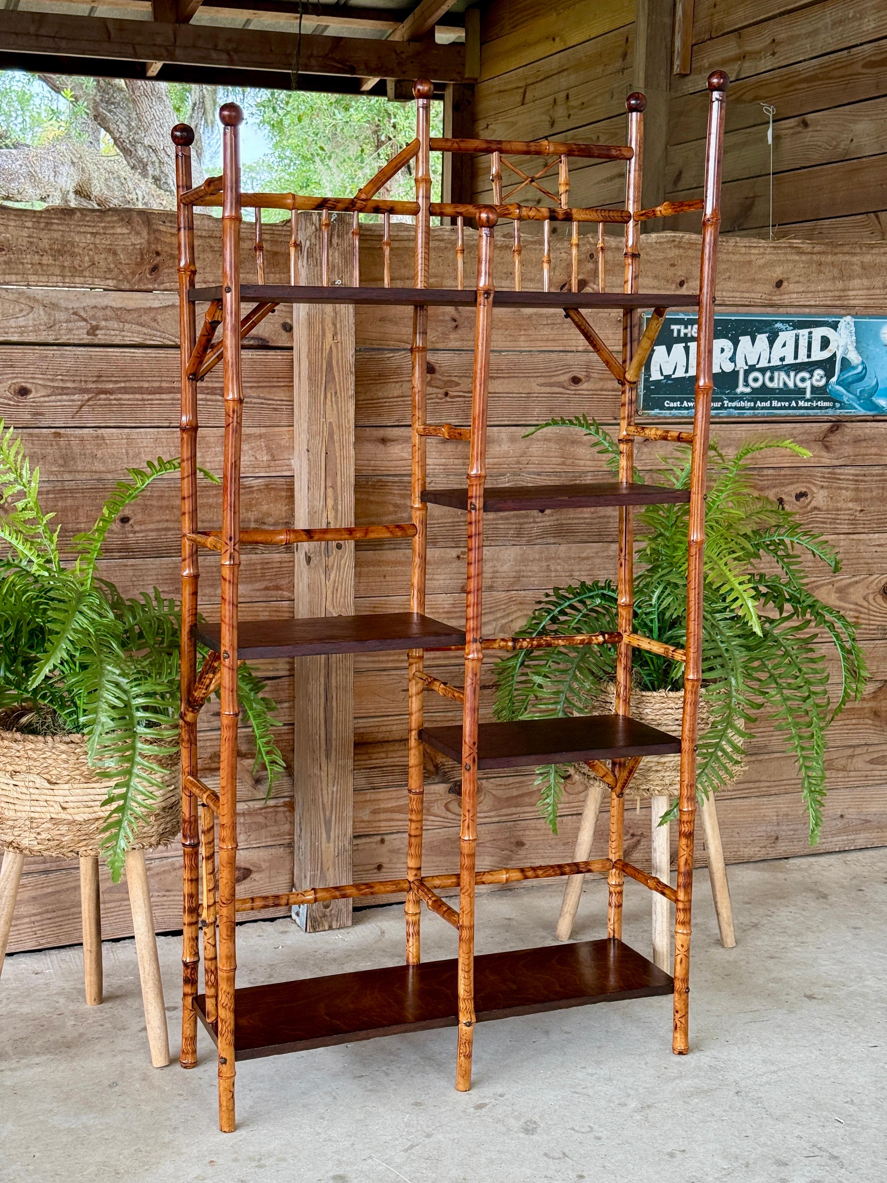 Étagère Victoriana del Movimiento Estético de finales del siglo XIX restaurada de bambú y madera en venta 7