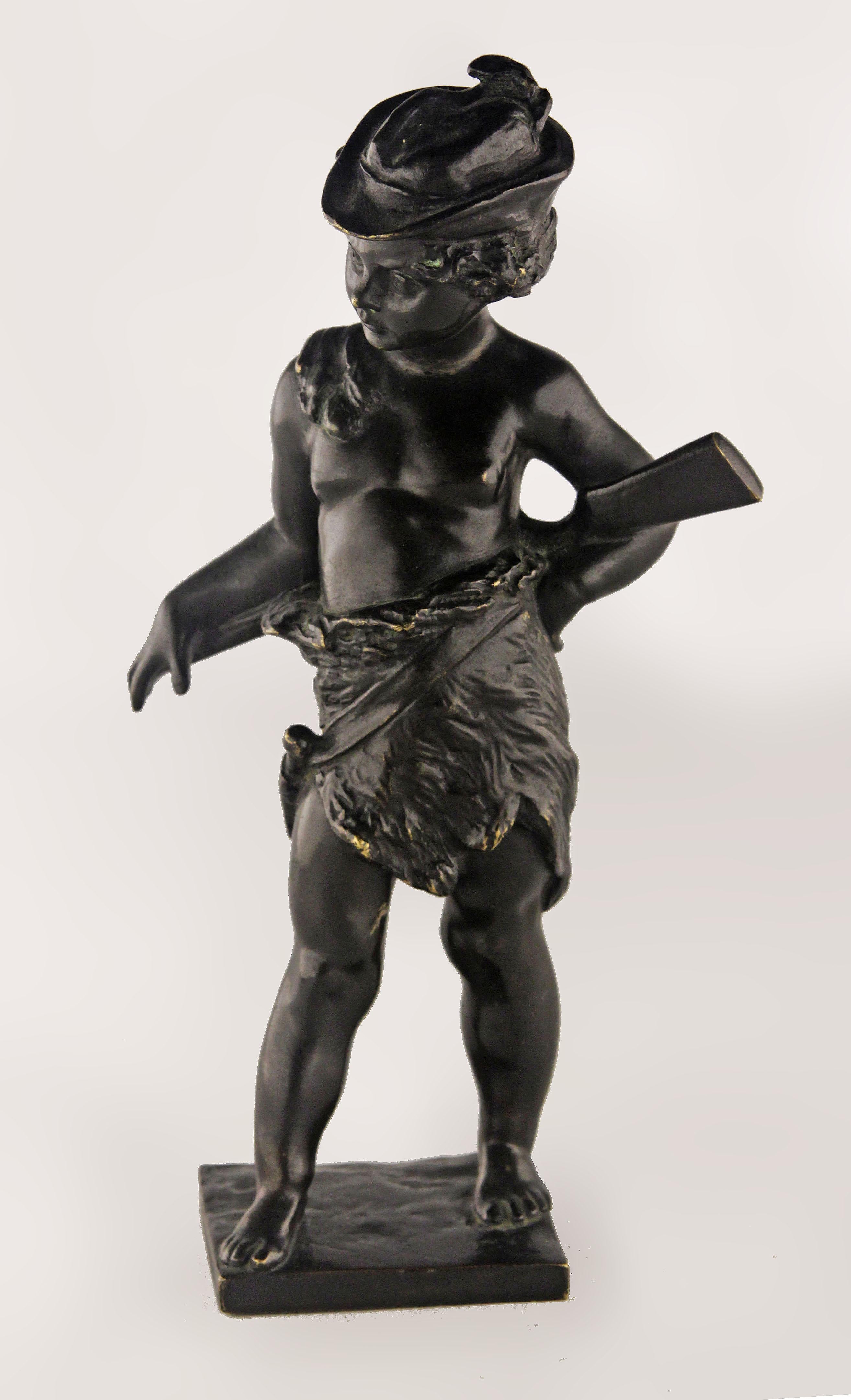 Fin du 19e siècle Sculpture romantique en bronze à patine noire représentant un garçon chasseur avec un fusil

Par : inconnu
MATERIAL : bronze, cuivre, métal
Technique : coulé, moulé, patiné, poli, travail du métal
Dimensions : 2 in x 3 in x 7