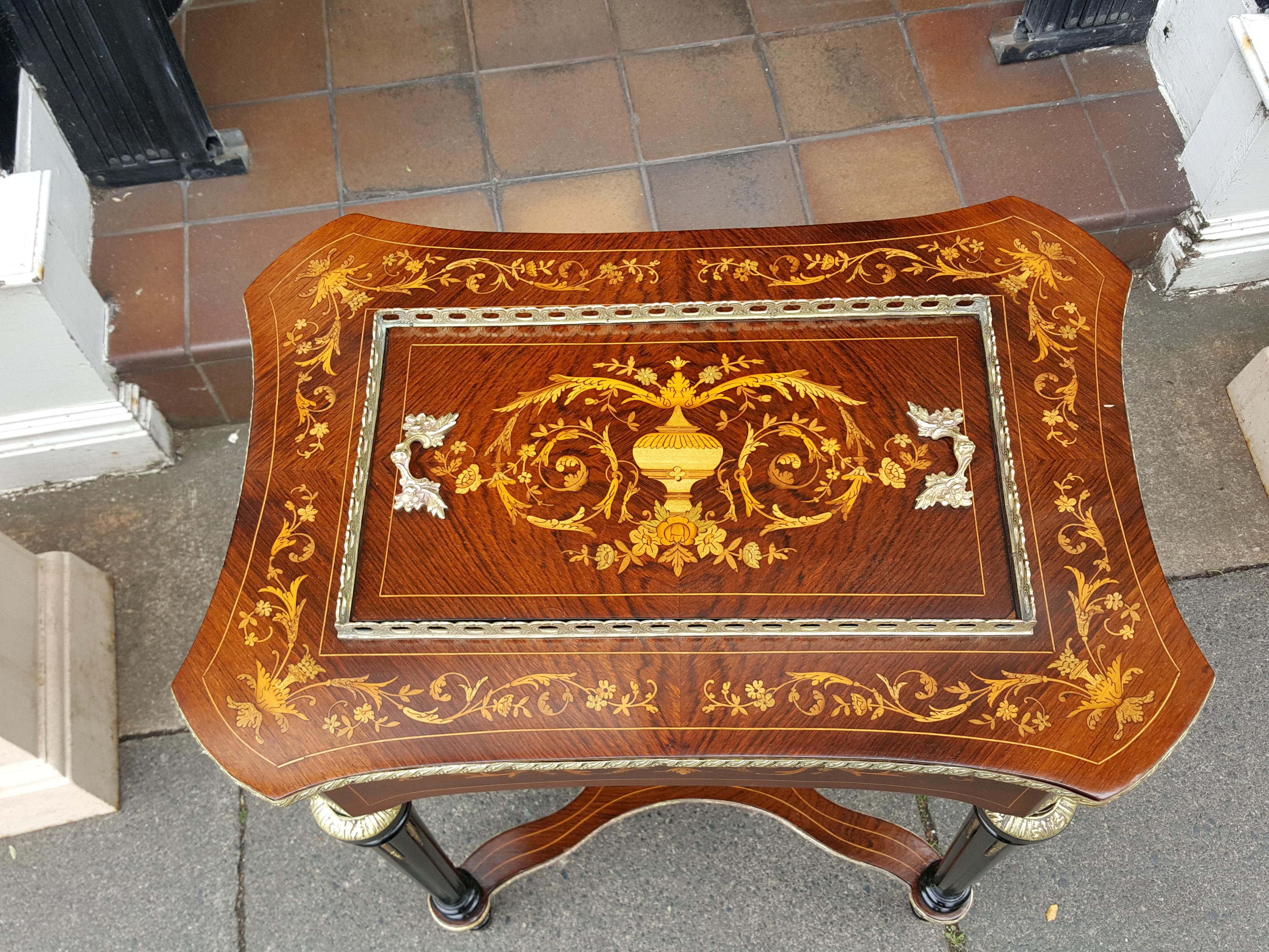 High Victorian Late 19th Century Rosewood Jardinière For Sale