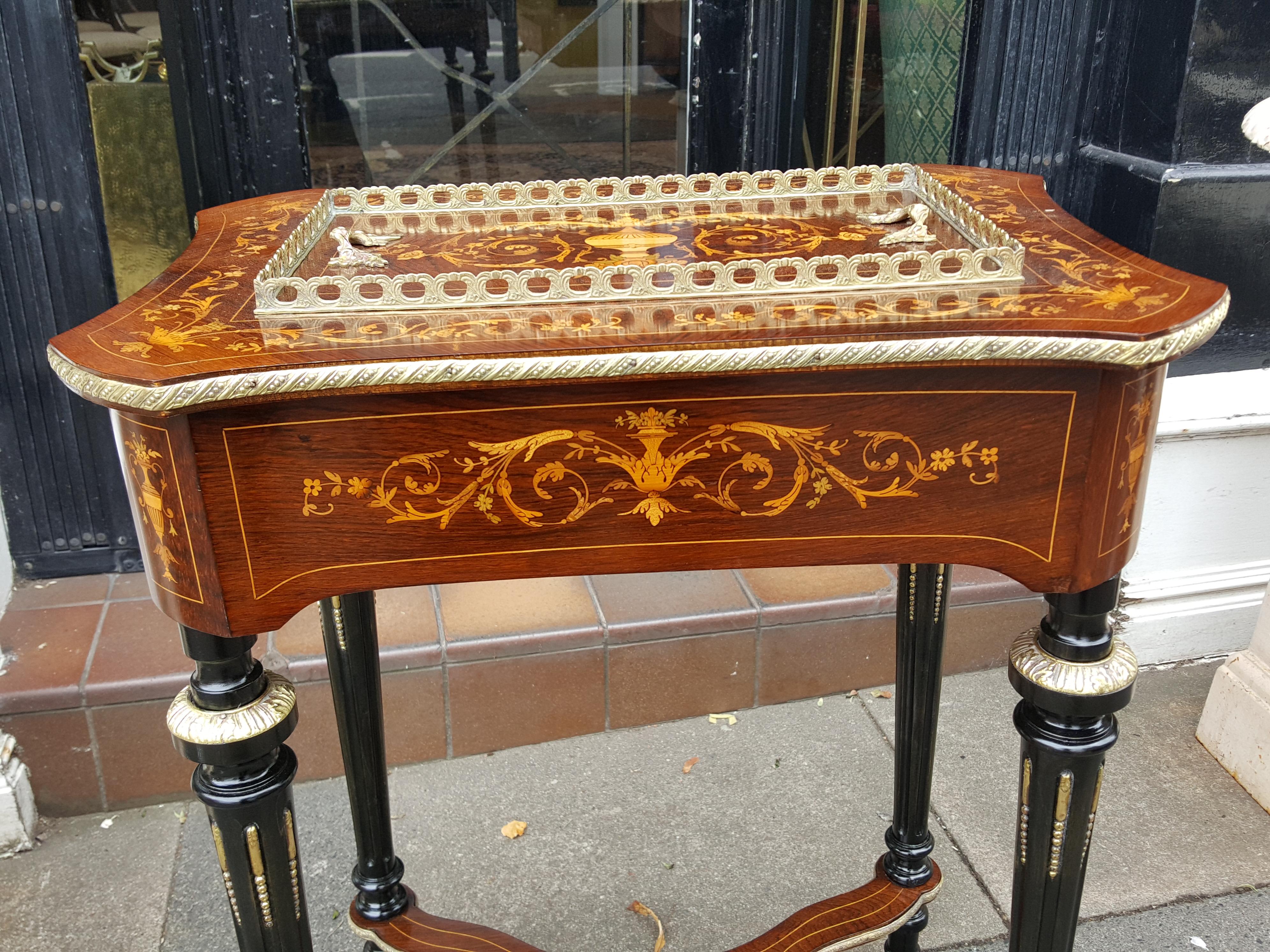 Late 19th Century Rosewood Jardinière For Sale 2