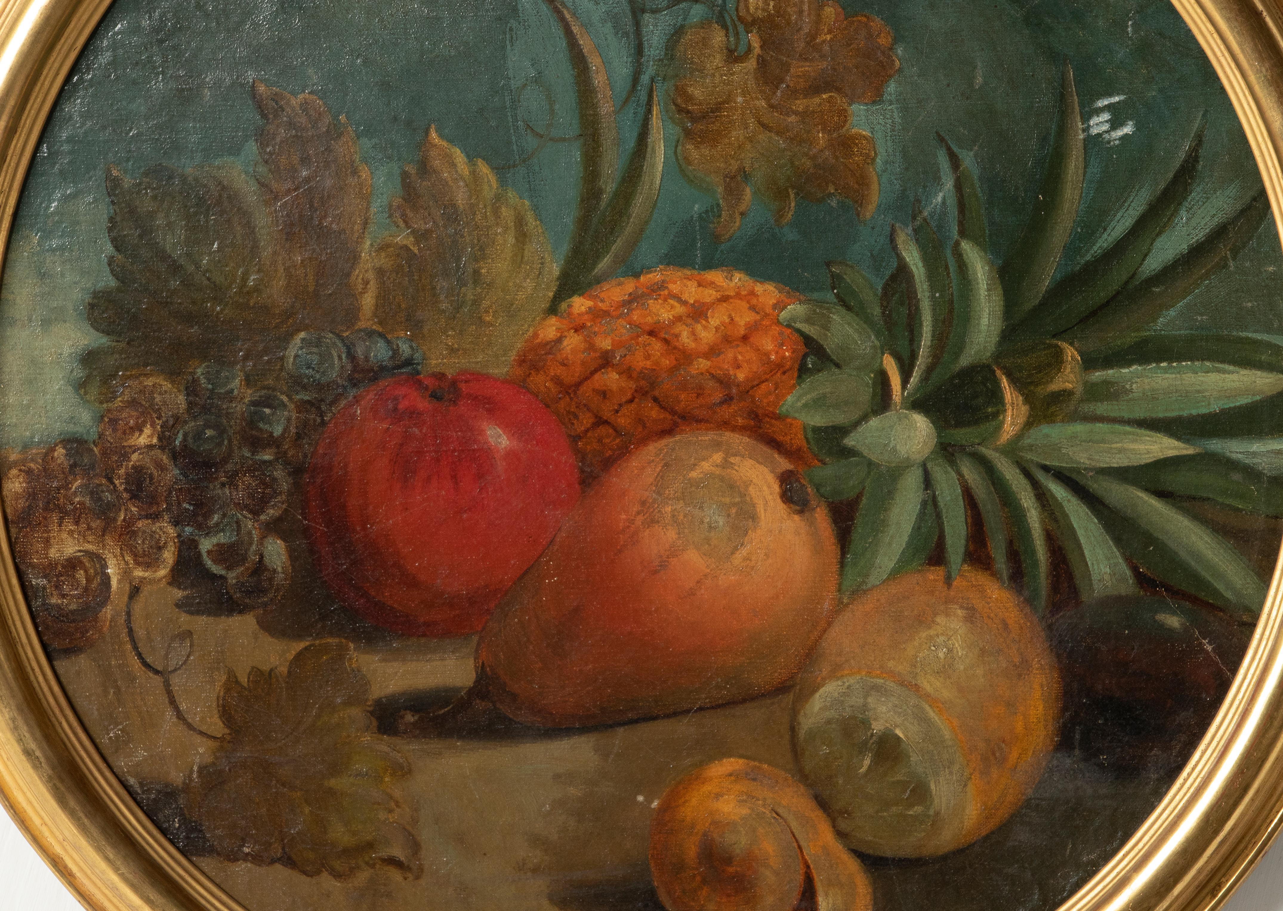 French Late 19th Century Round Oil Painting Fruit Still Life with Gold Leaf Frame For Sale