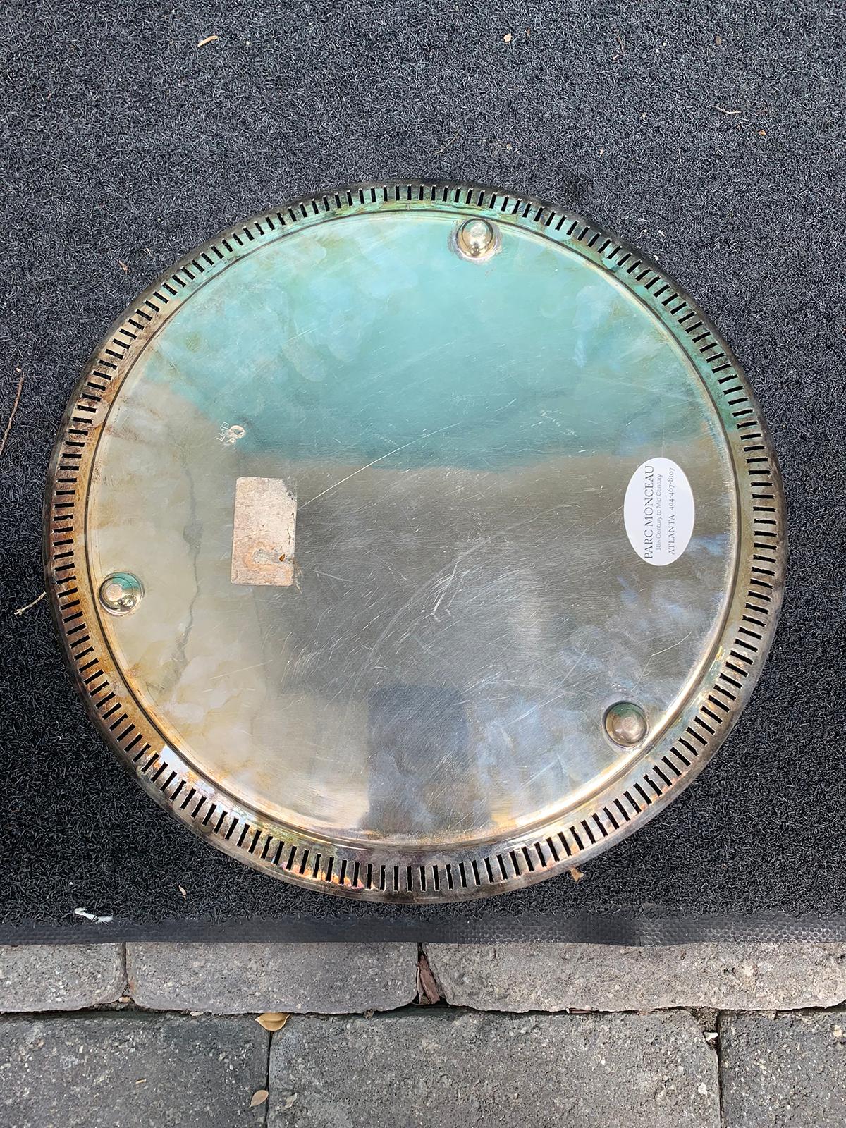 Late 19th Century Round Silvered Tray with Pierced Edge by W. & G. Sissons For Sale 5