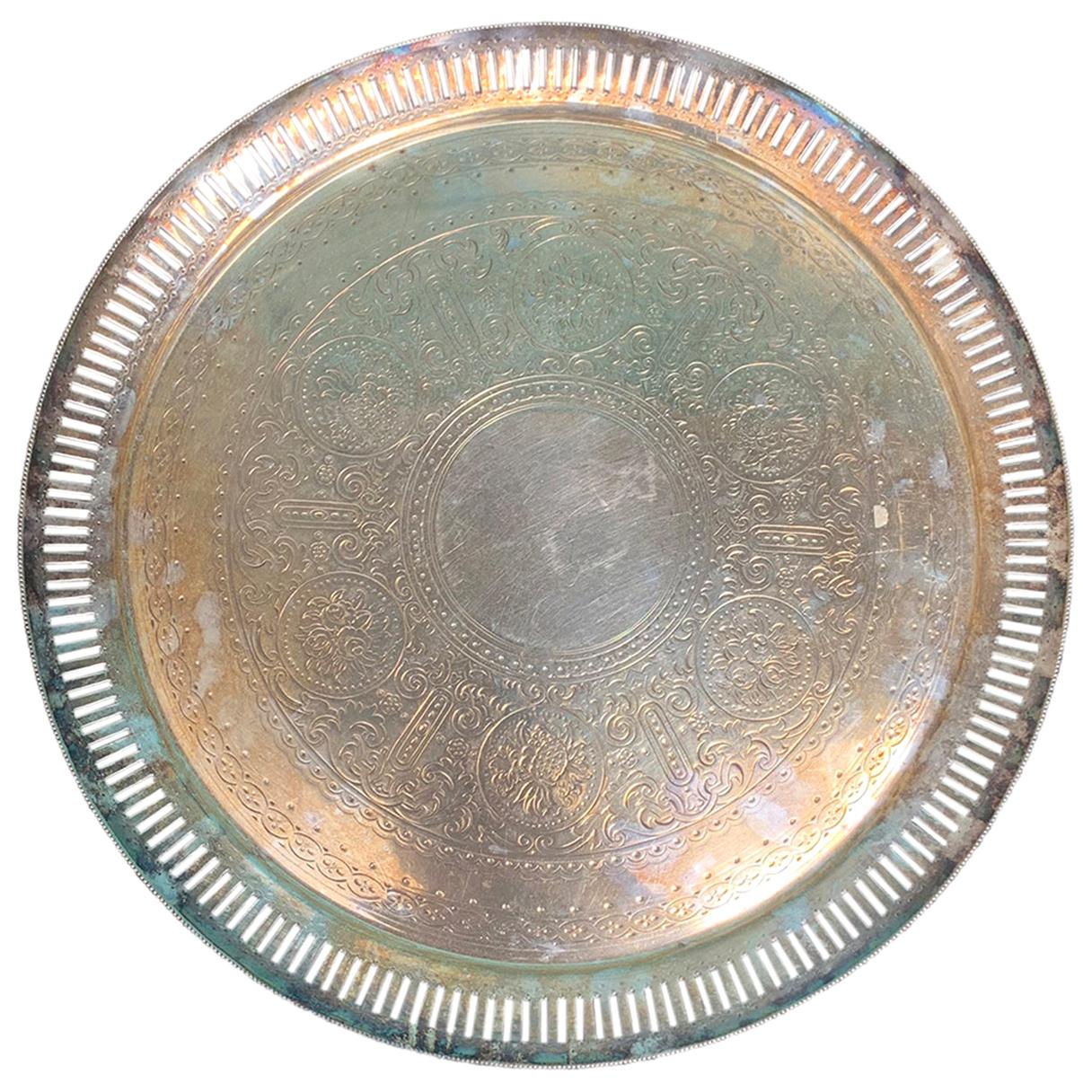 Late 19th Century Round Silvered Tray with Pierced Edge by W. & G. Sissons For Sale