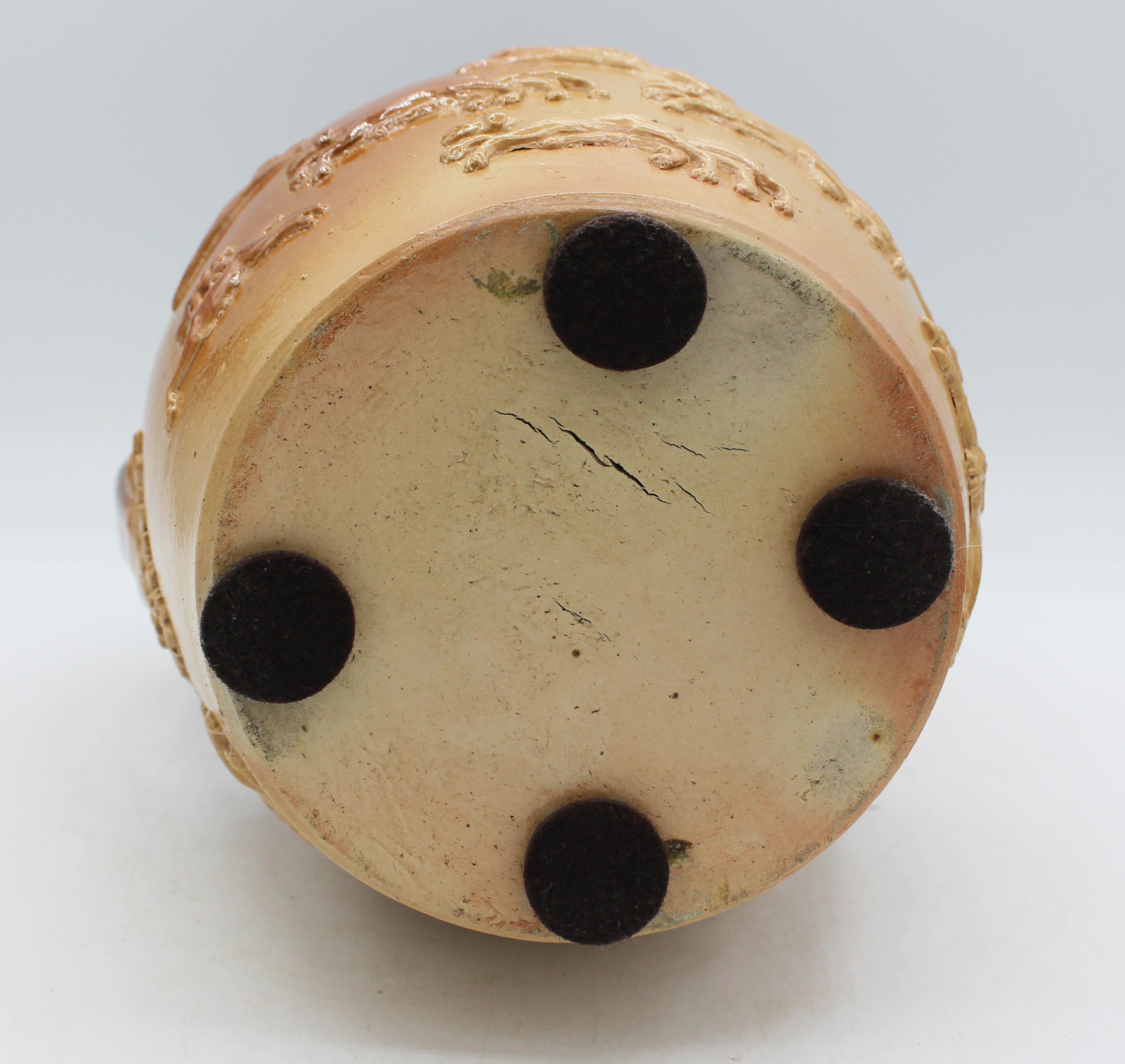 Late 19th Century Royal Doulton, Lambeth, London Stoneware Jug im Angebot 2