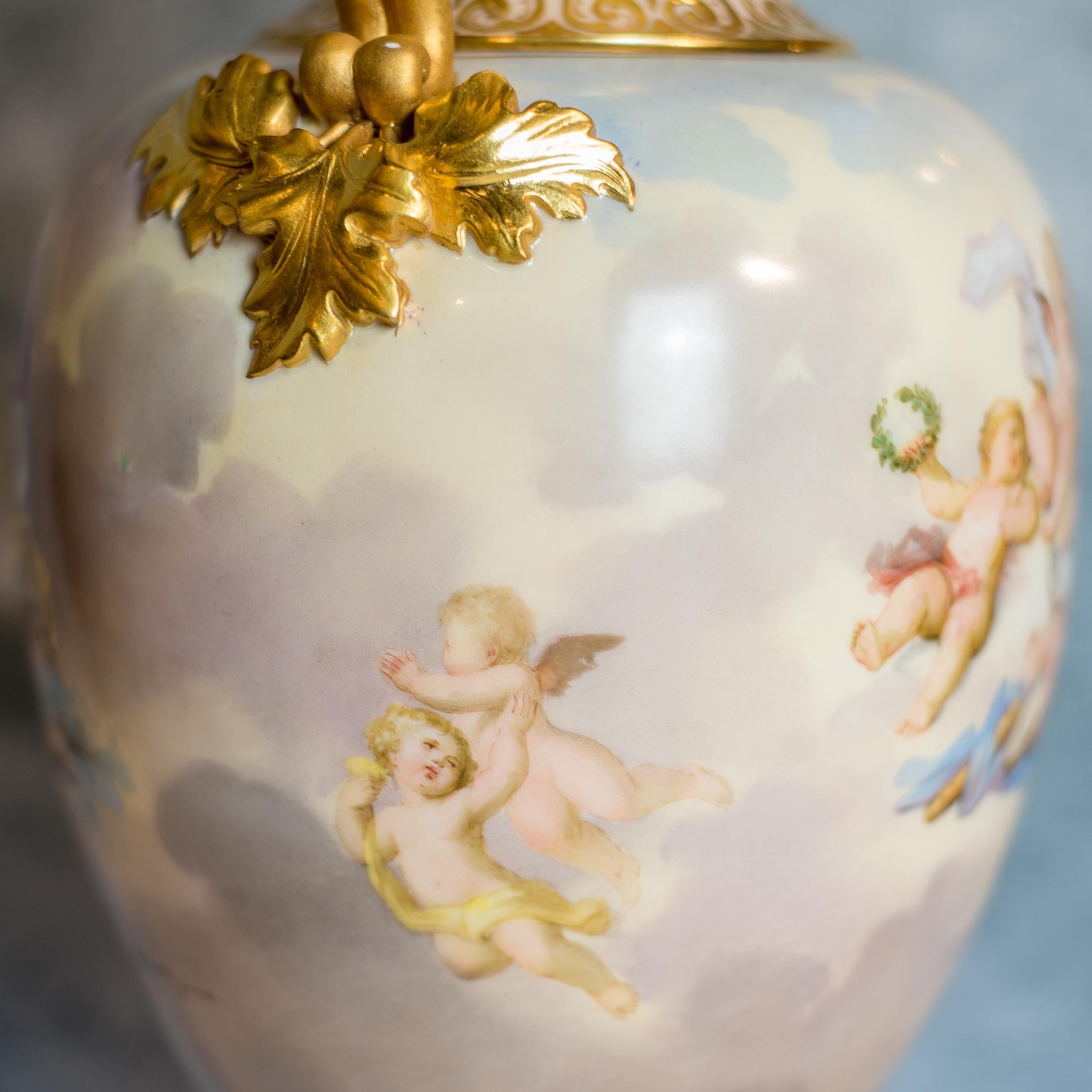 Bronze doré Vase en porcelaine Royal Vienna de la fin du 19ème siècle en vente