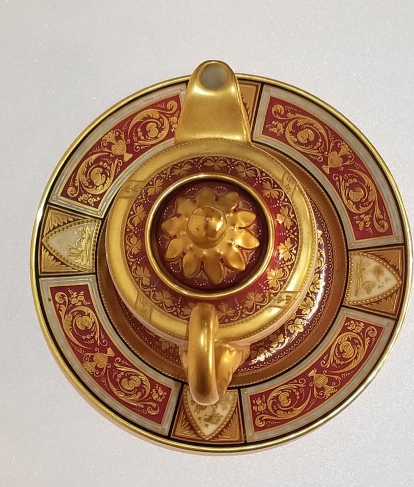 Porcelaine Fin du 19e siècle Sucre et crémier royal de Vienne sur soucoupes