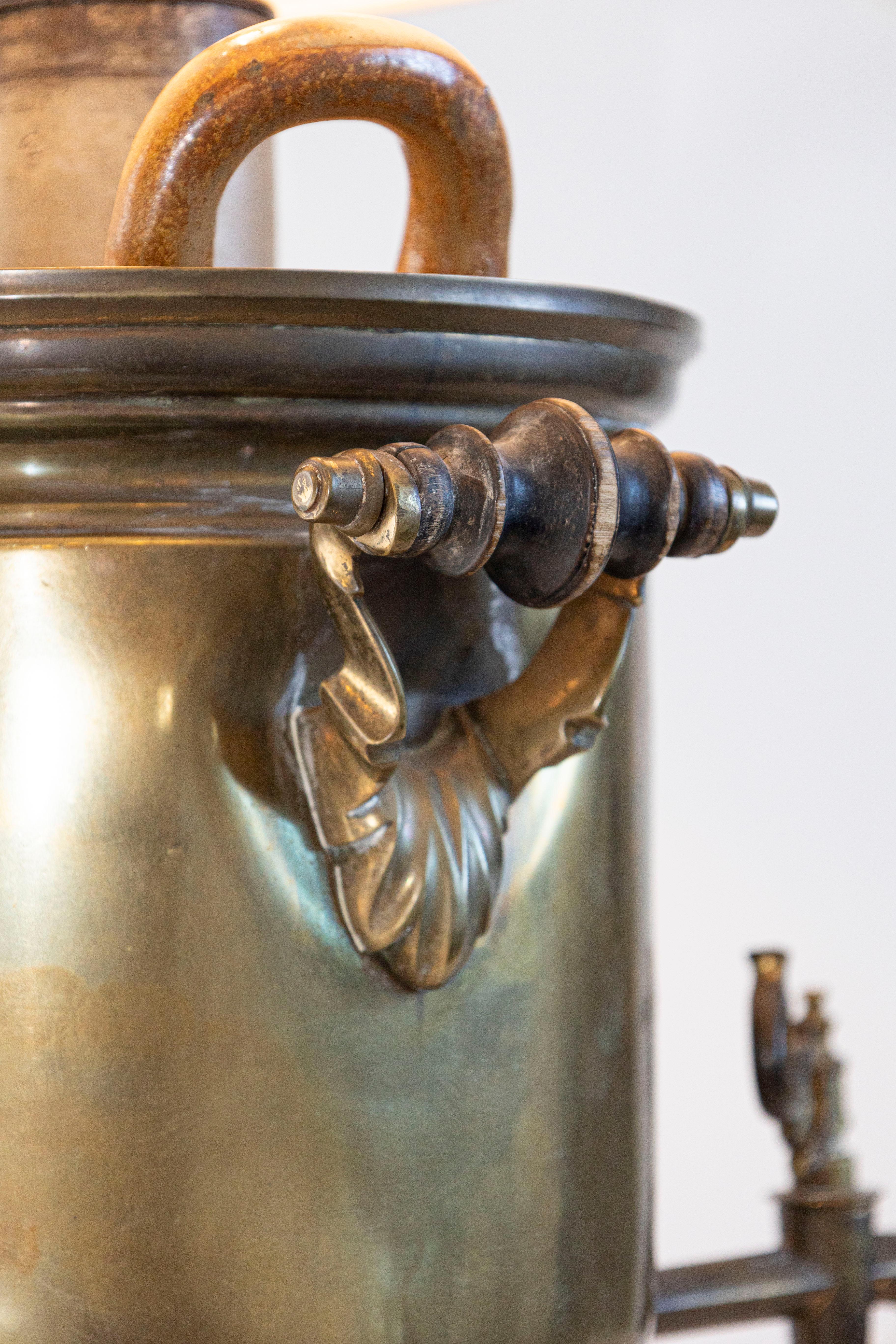 Lampe de samovar russe en laiton de la fin du XIXe siècle en vente 3