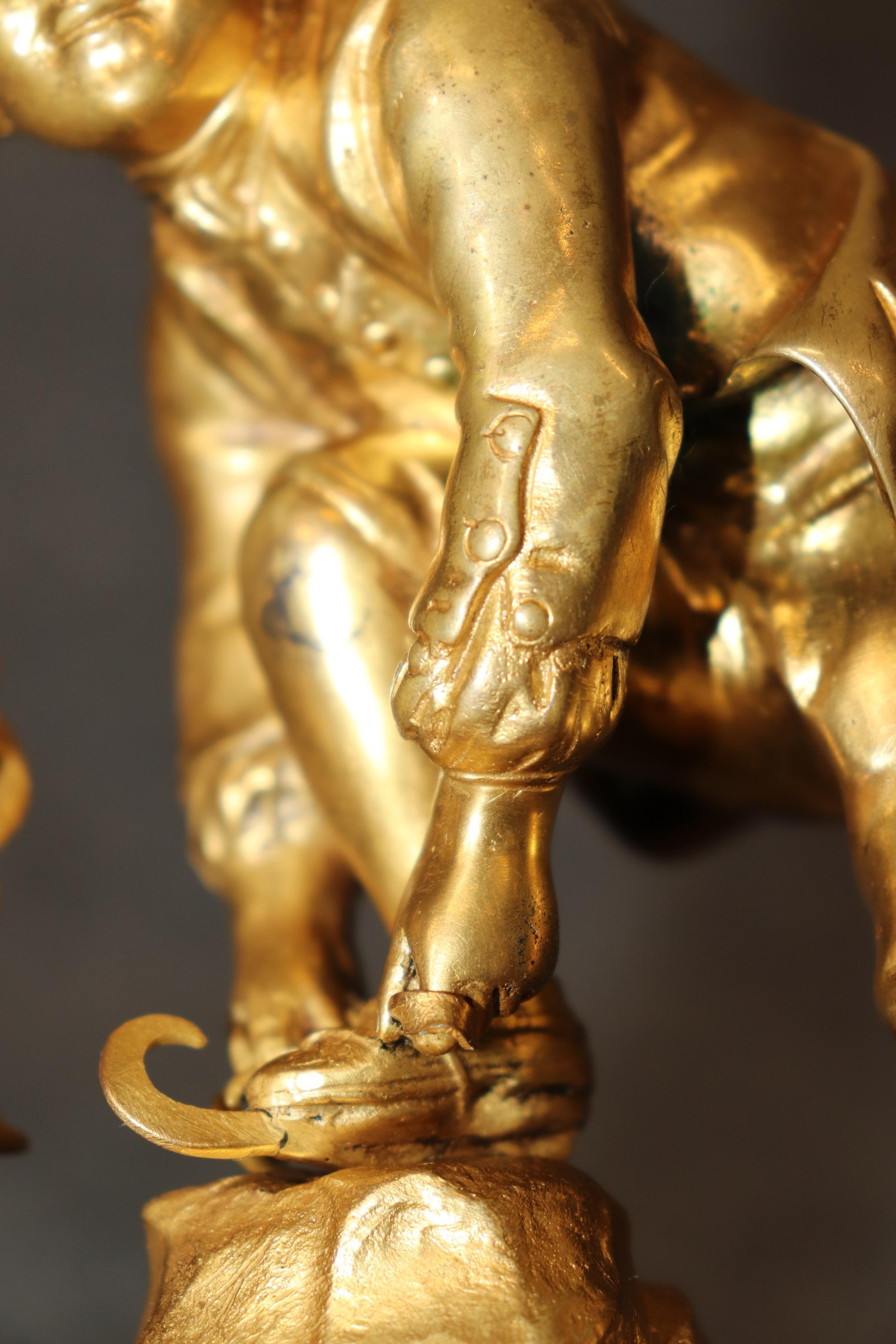 Scultura russa di bronzo ormolu della fine del XIX secolo raffigurante un ragazzo su una base di marmo in vendita 5