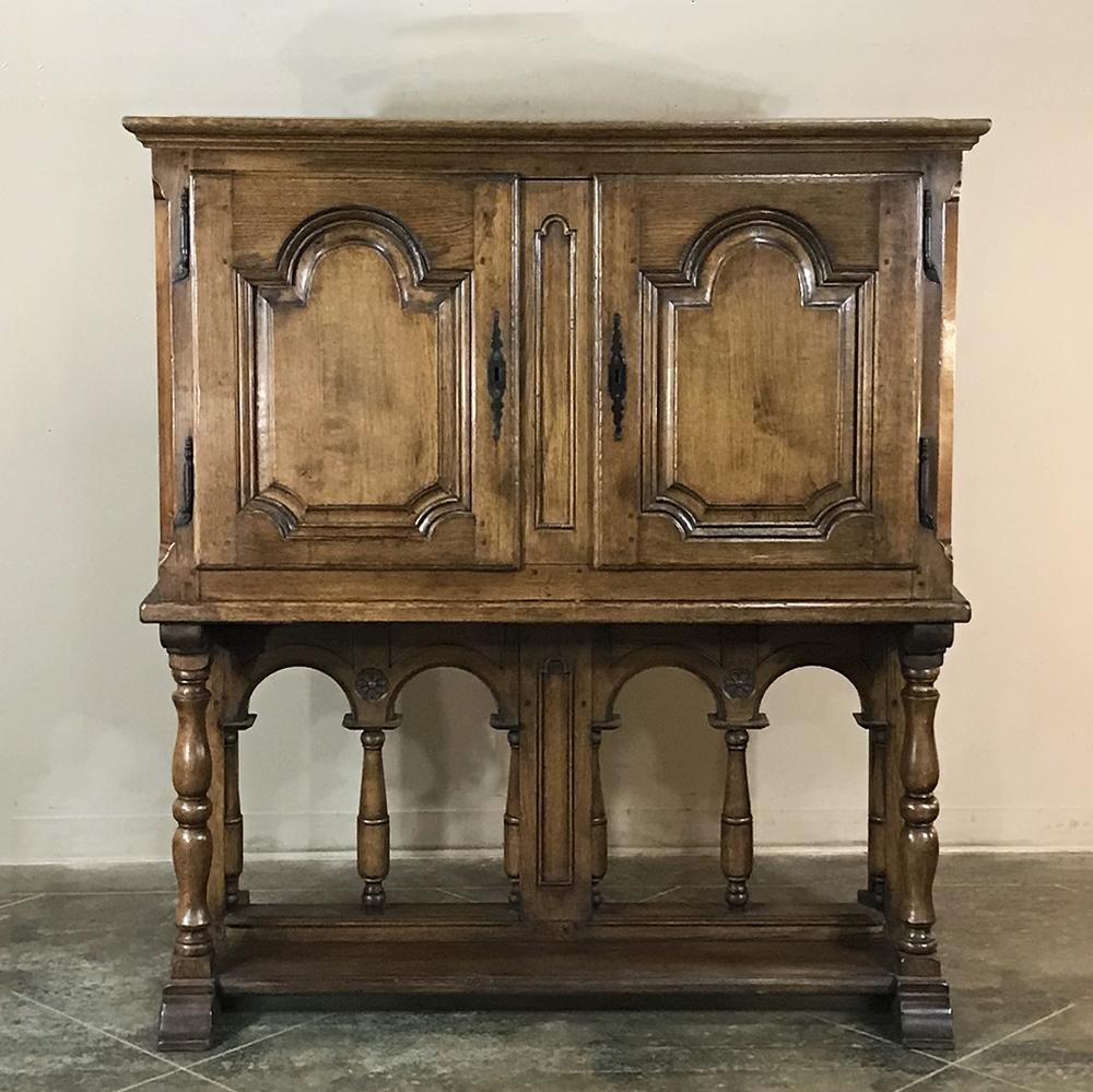 Late 19th Century Rustic Country French Raised Cabinet In Good Condition For Sale In Dallas, TX