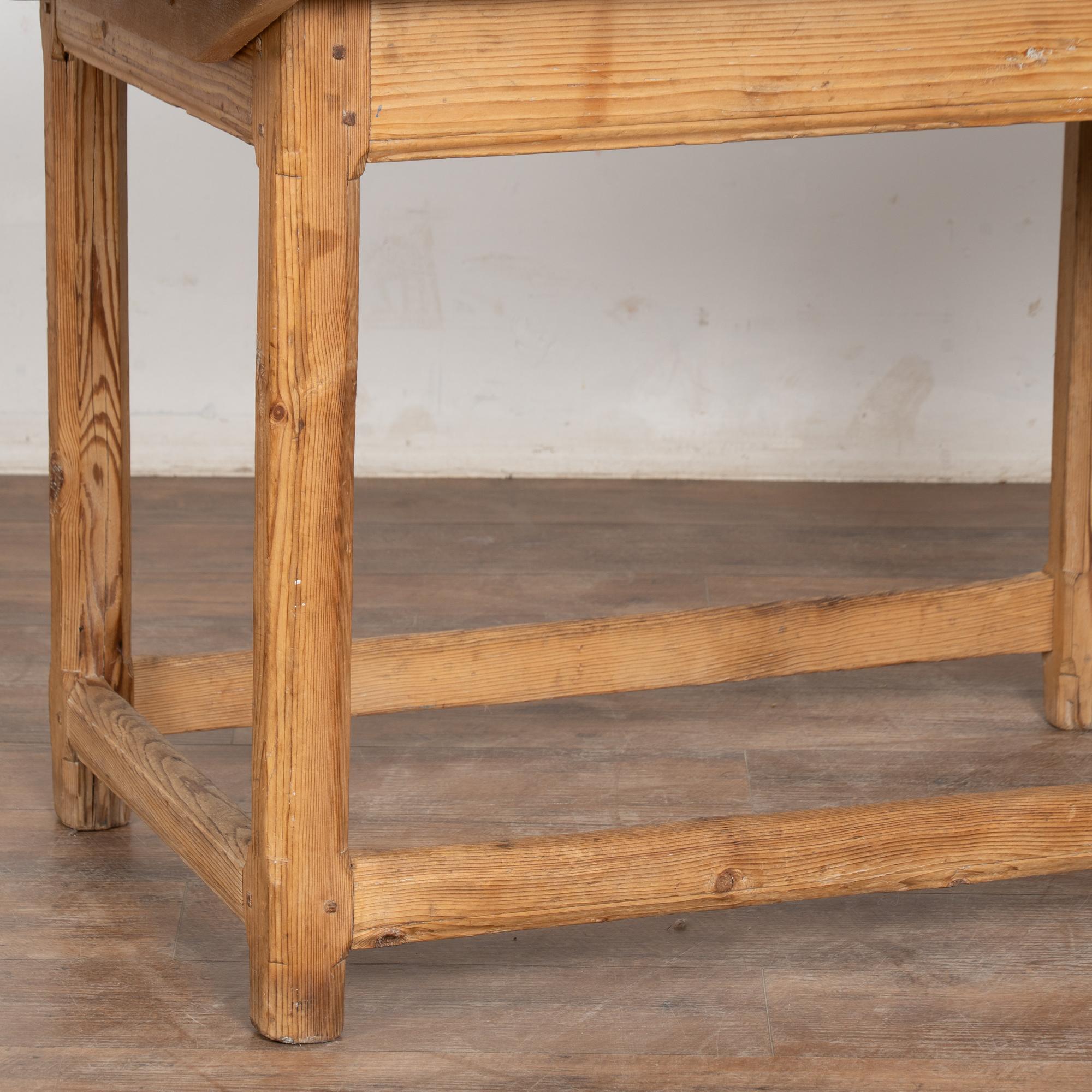 Consola de mesa de trabajo de pino rústico de finales del siglo XIX en venta 3