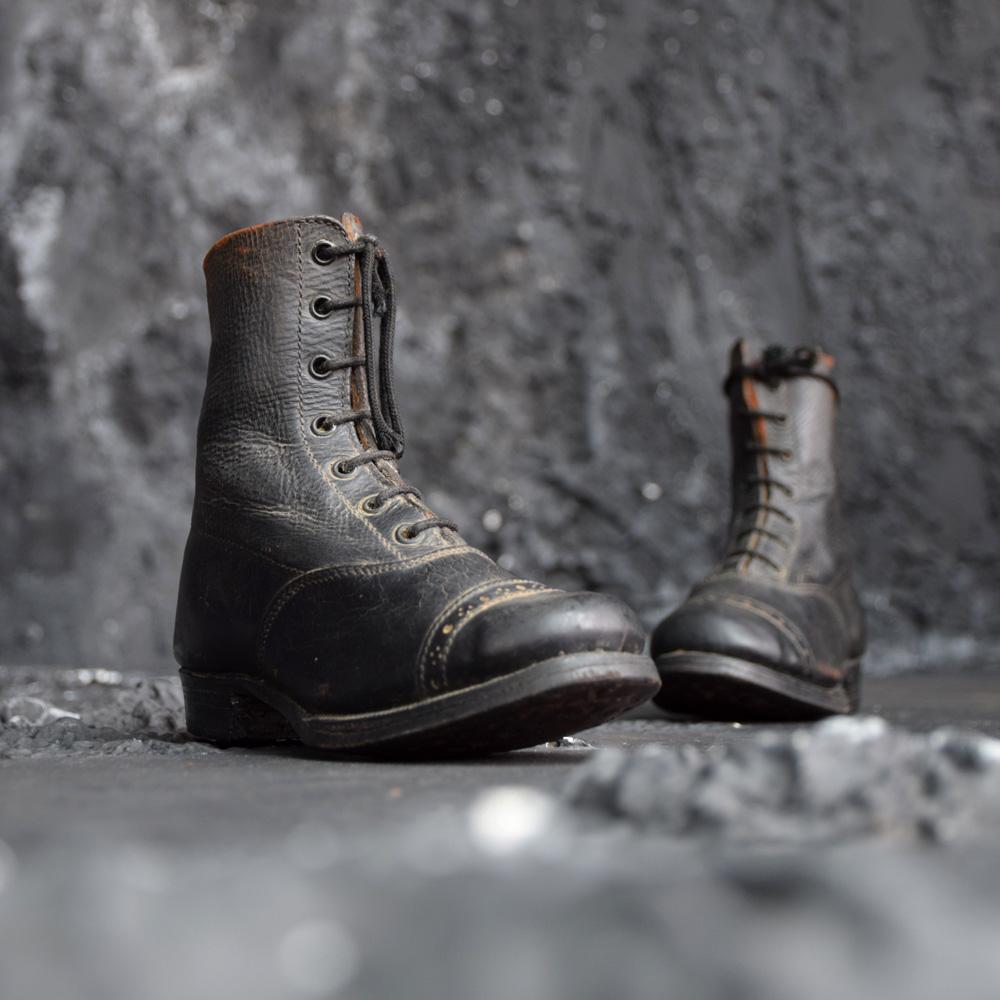 Late 19th Century Salesman’s Sample Handmade Leather Boots 5