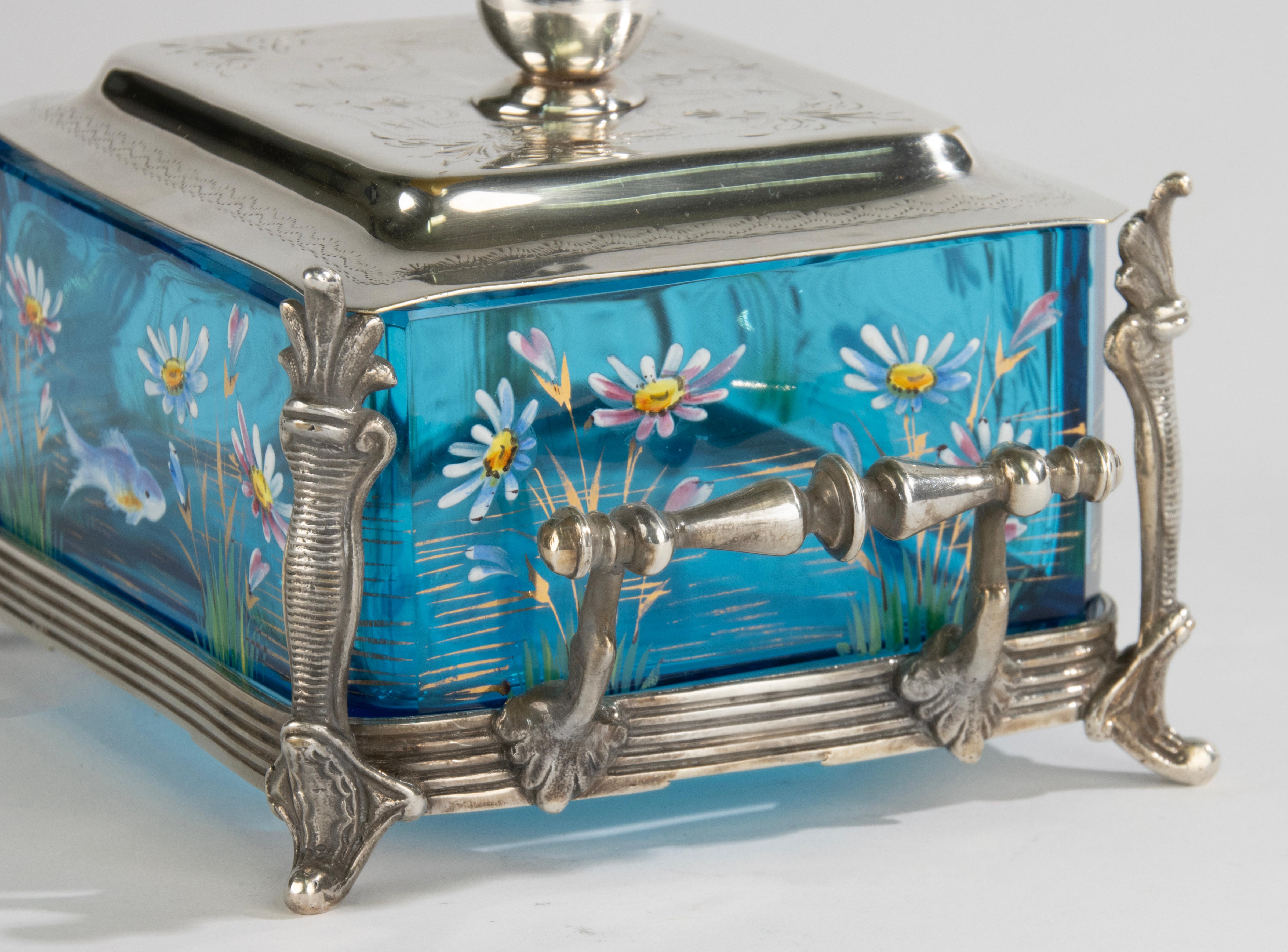 Piatto da portata per sardine della fine del XIX secolo - Vetro dipinto a mano e placcato in argento in vendita 7