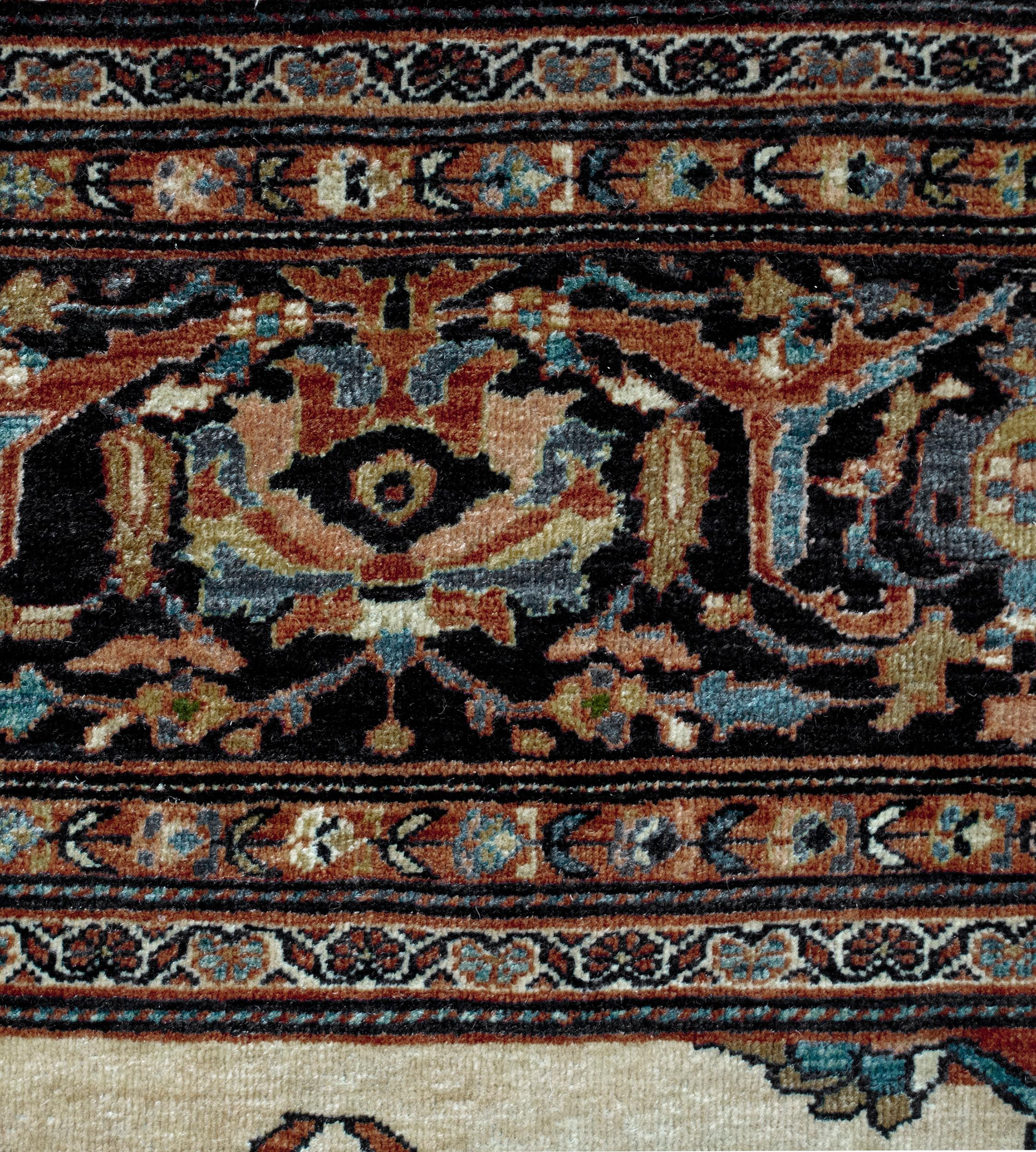 Tissé à la main Sarouk Fereghan de la fin du 19e siècle de la Perse occidentale en vente