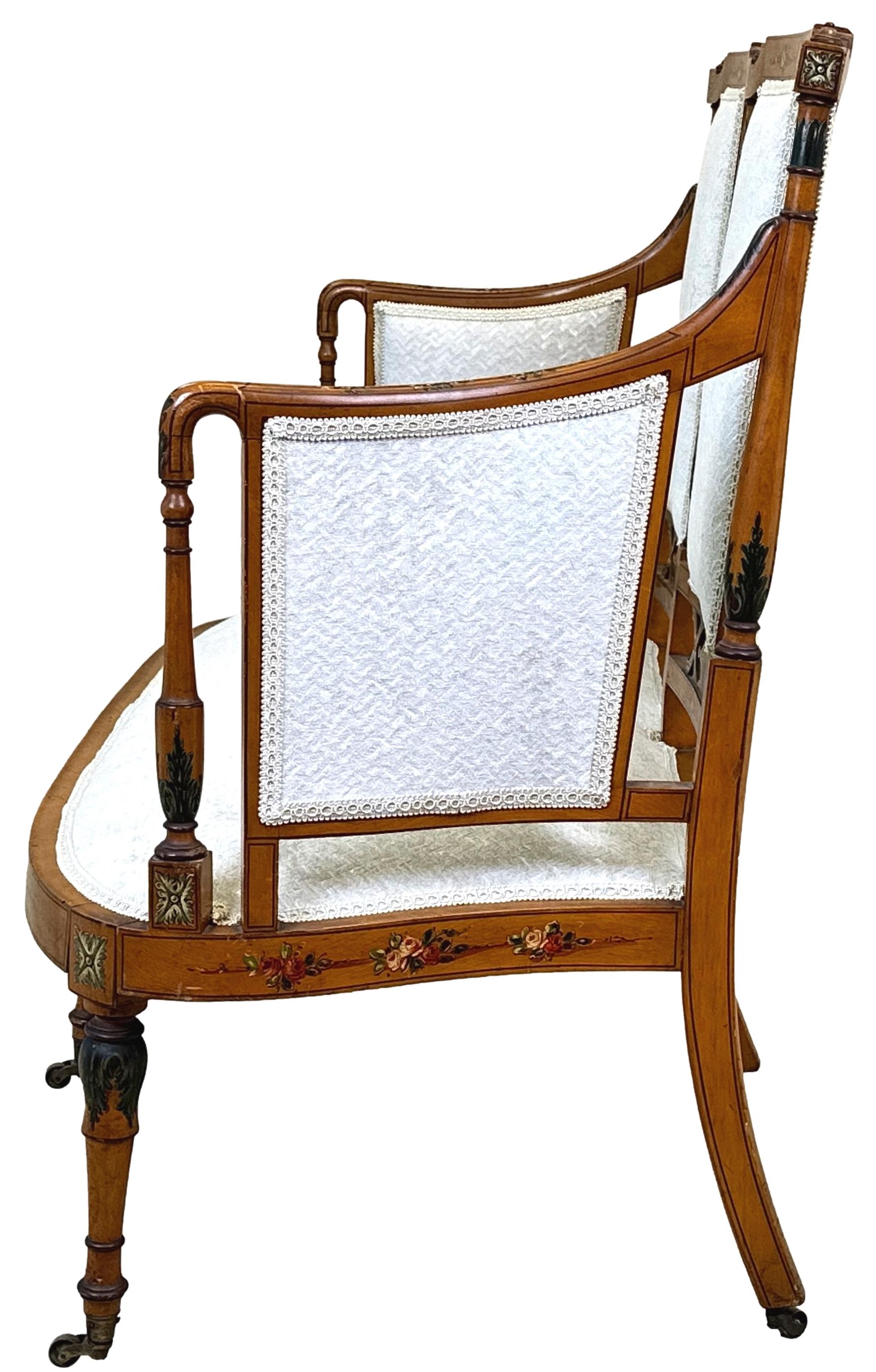 Suite de salon édouardienne en bois satiné de la fin du XIXe siècle en vente 9