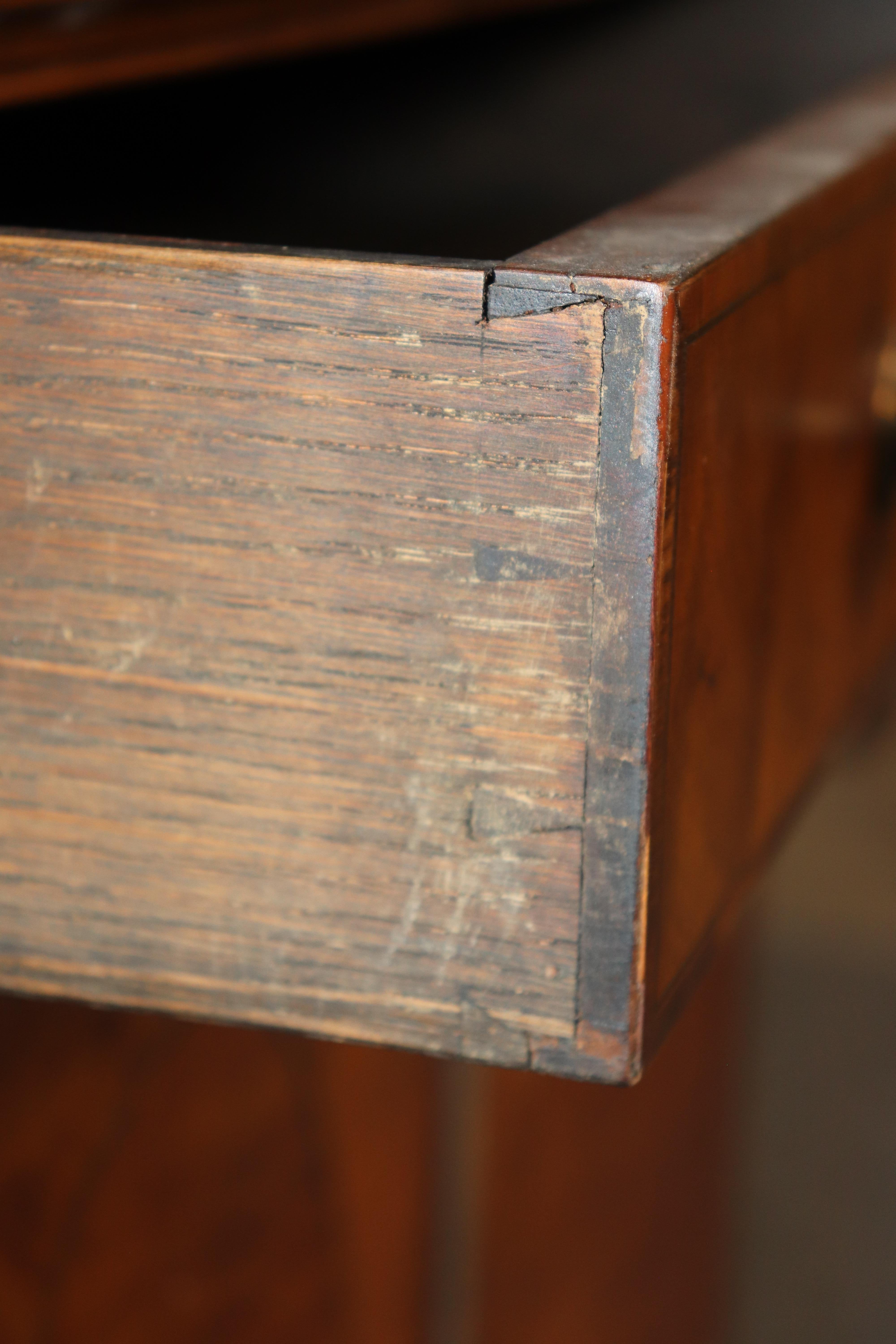 Late 19th century Satinwood Narrow Georgian Vitrine Display Cabinet For Sale 4