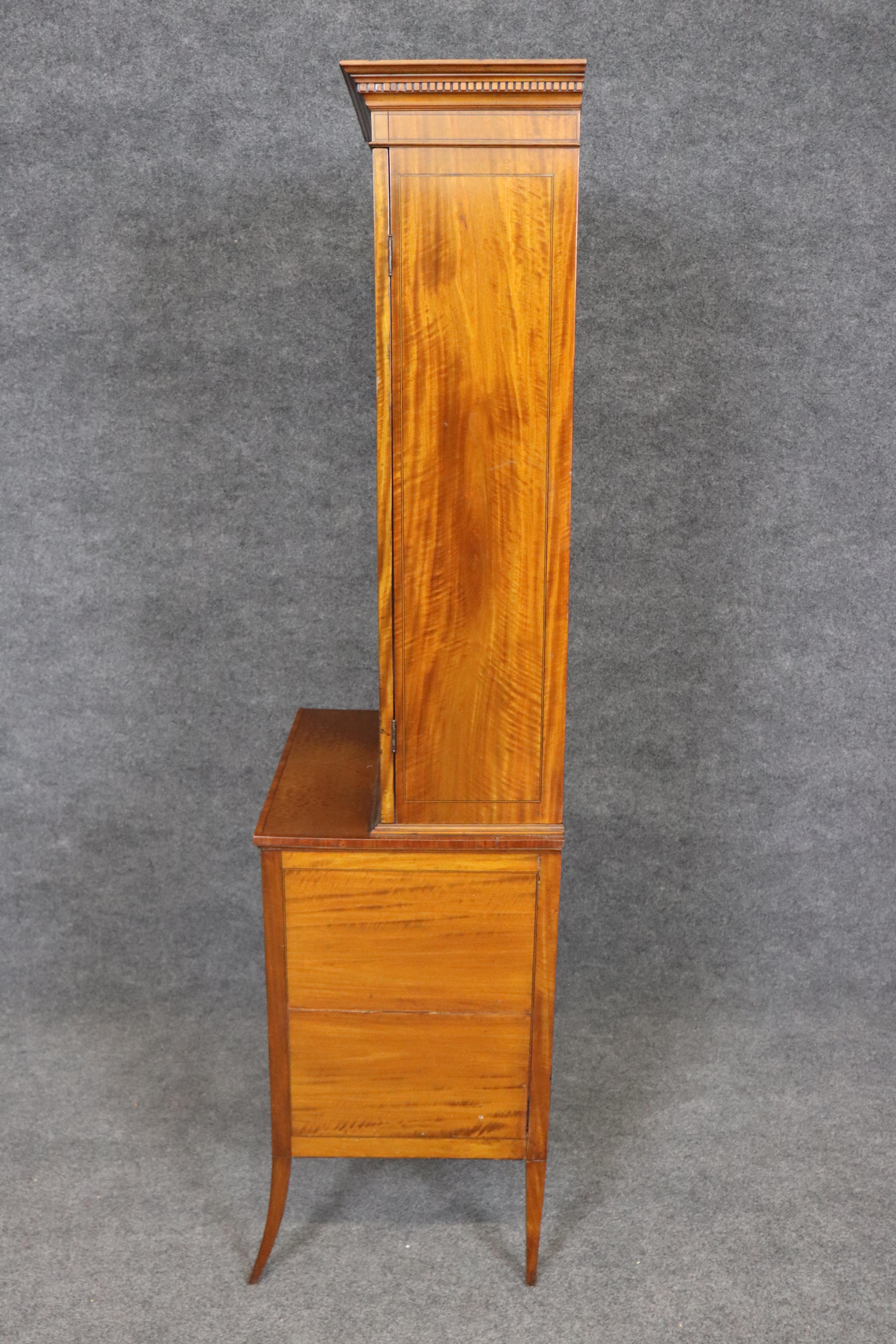 Late 19th century Satinwood Narrow Georgian Vitrine Display Cabinet In Good Condition For Sale In Swedesboro, NJ