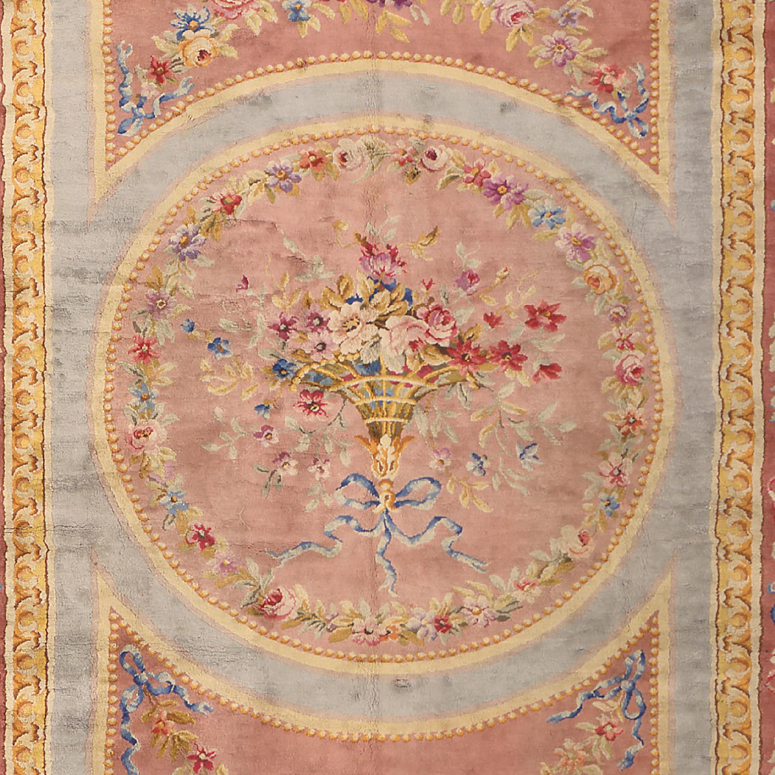 Hand-Woven Late 19th Century Savonnerie Rug For Sale