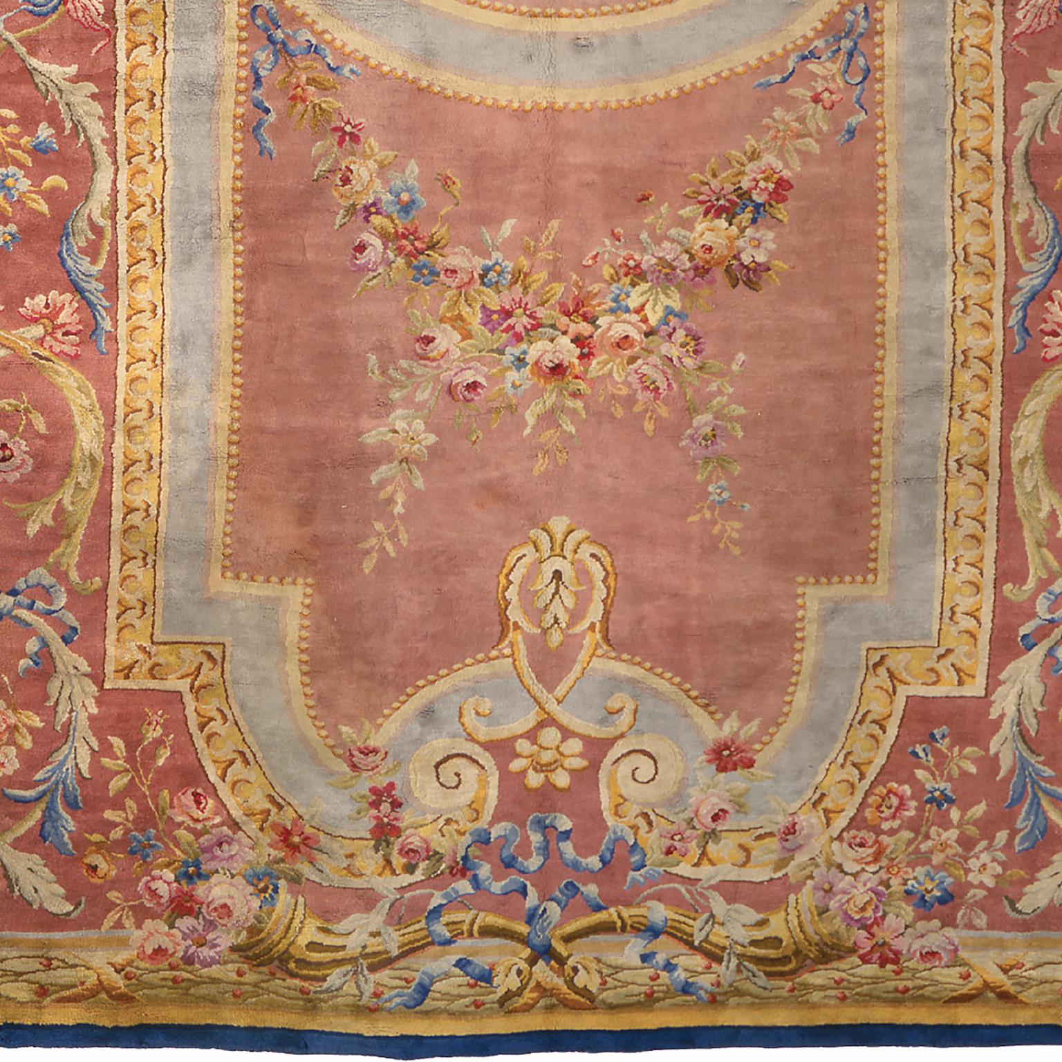 Late 19th Century Savonnerie Rug In Good Condition For Sale In New York, NY
