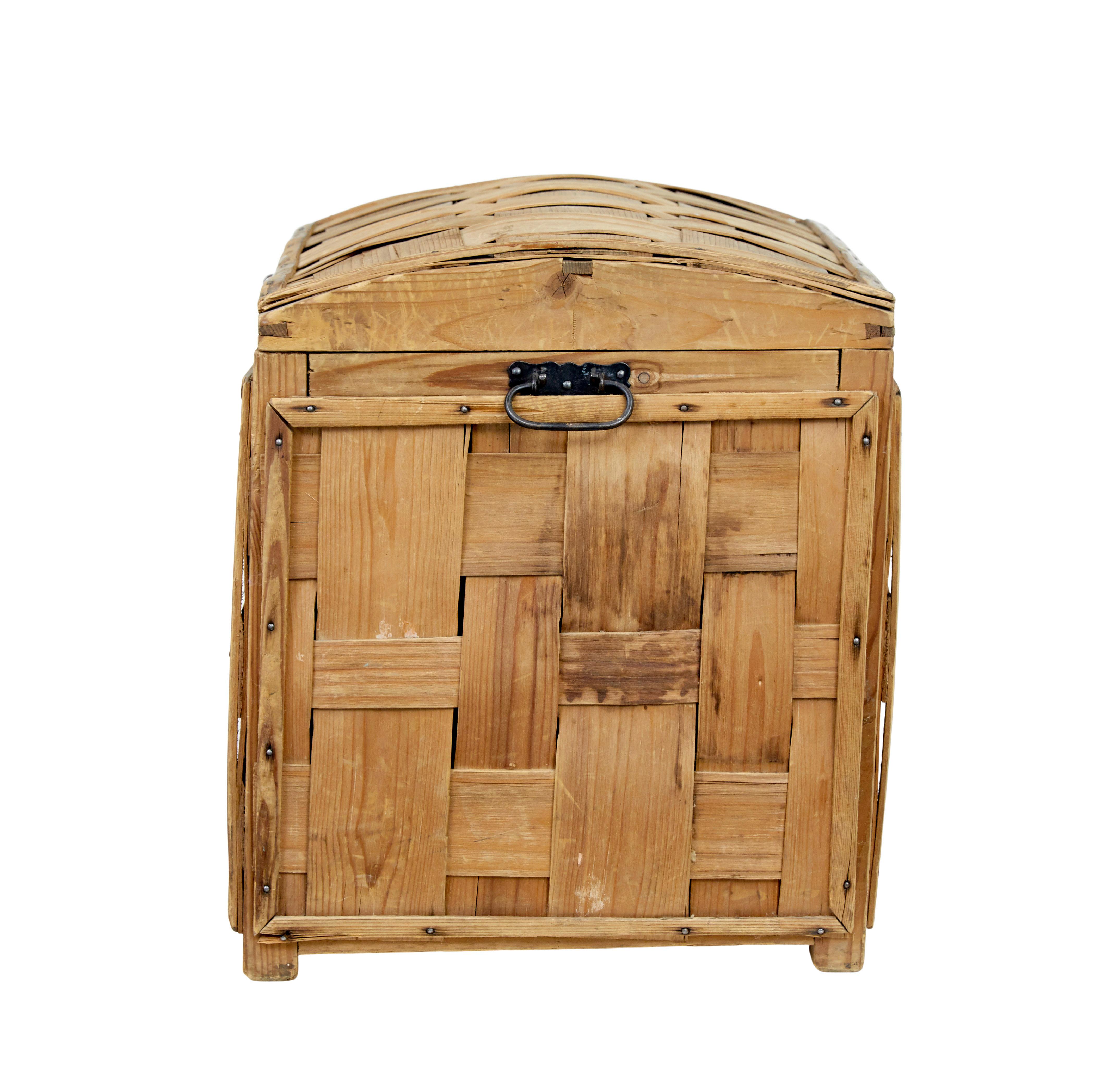 Swedish Late 19th century Scandinavian woven pine dome top trunk For Sale