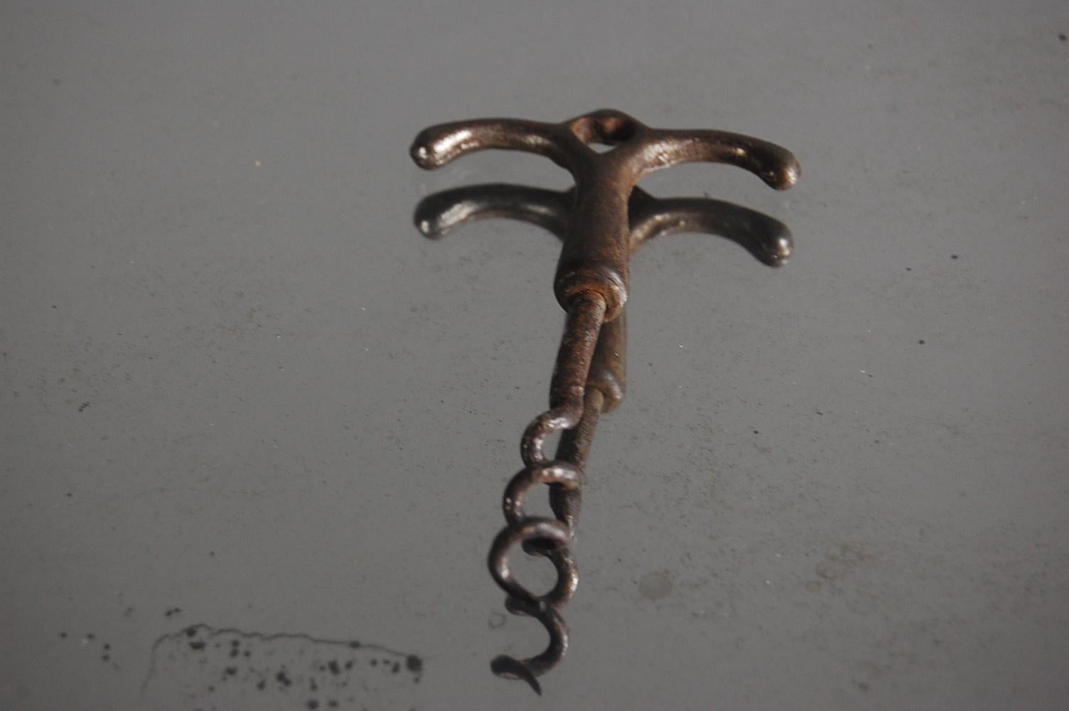 French Late 19th Century Sculptural Finger Pull Corkscrew