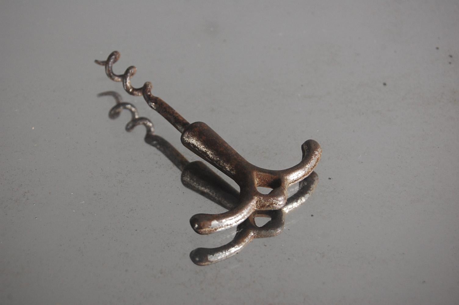 Late 19th Century Sculptural Finger Pull Corkscrew In Fair Condition In Pease pottage, West Sussex
