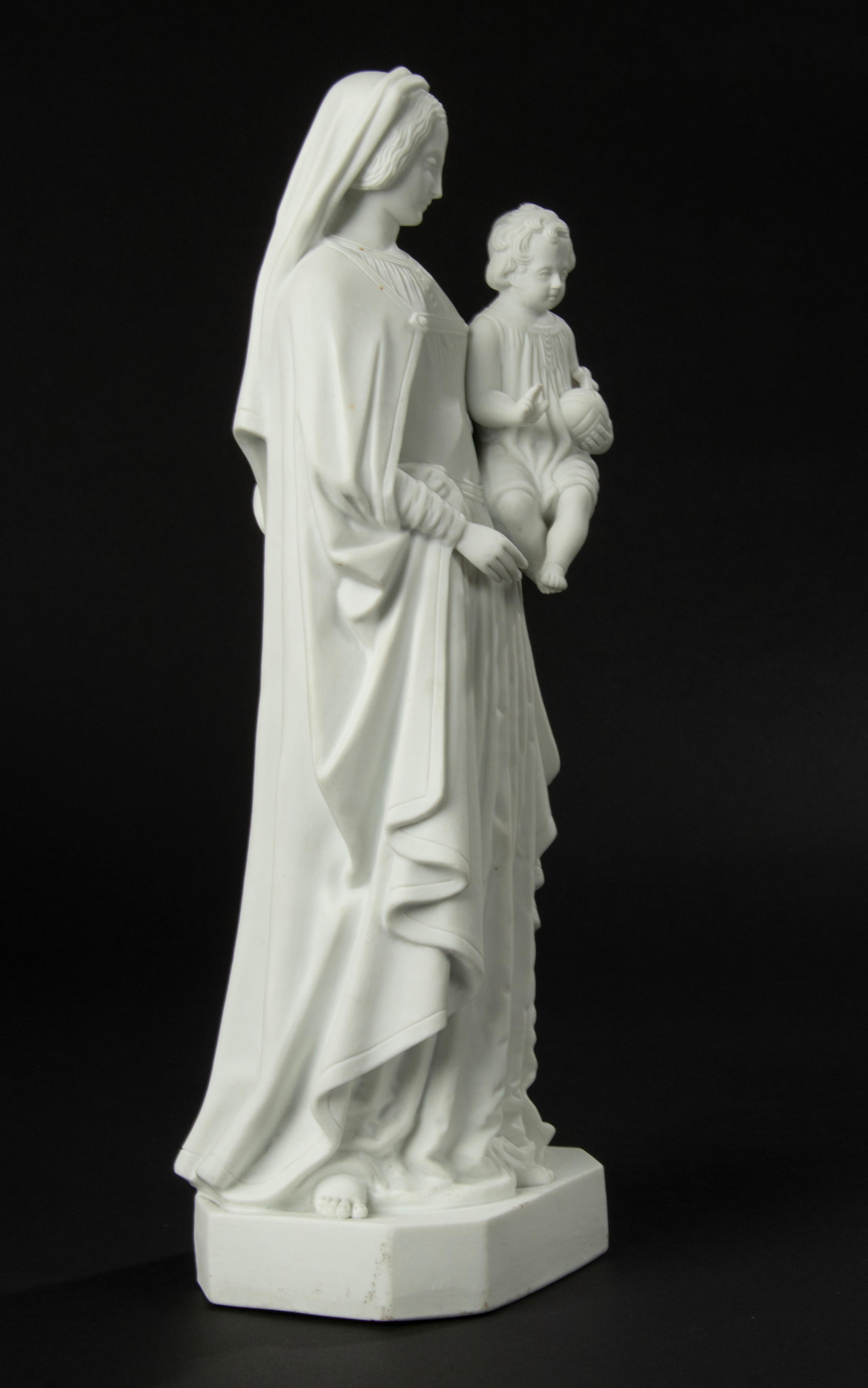 Belle Époque Late 19th Century Sculpture of Maria with Baby Jesus Biscuit Porcelain For Sale