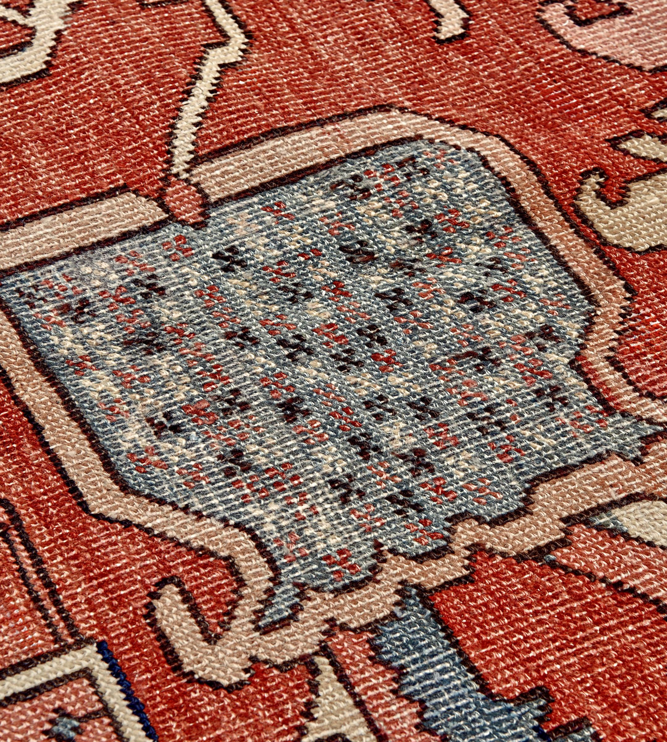 Late 19th Century Serapi Rug from North West Persia For Sale 5