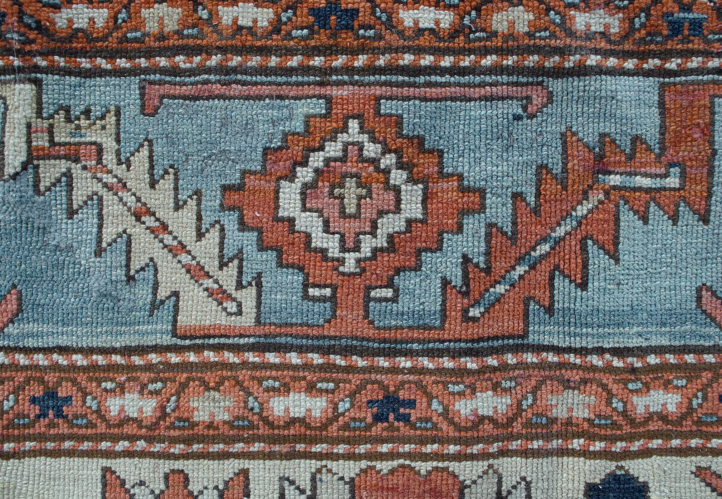 Hand-Woven Late 19th Century Serapi Rug from North West Persia For Sale