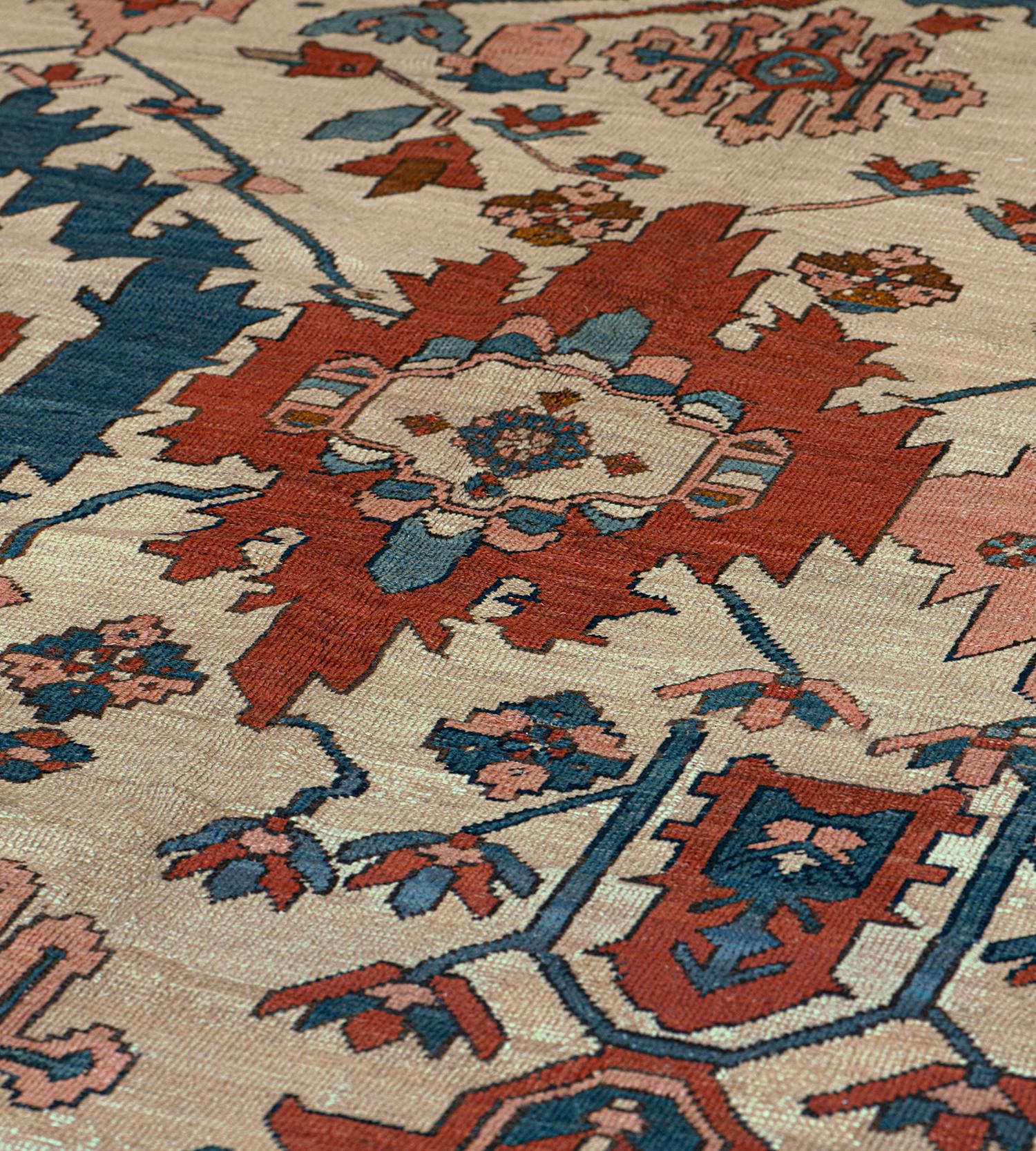 Hand-Woven Late 19th Century Serapi Rug from North West Persia For Sale