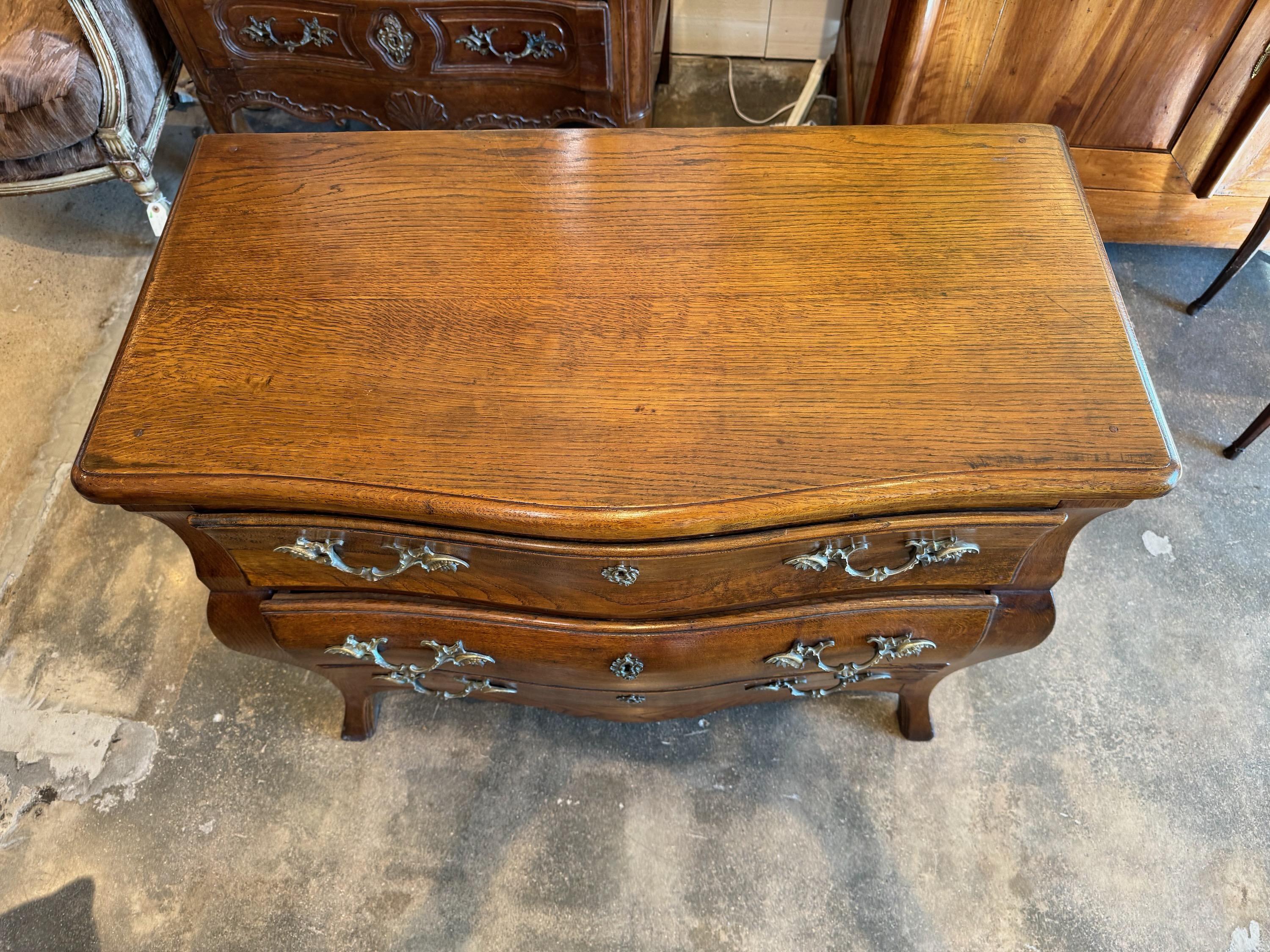 Wood Late 19th Century Serpentine Front Chest For Sale