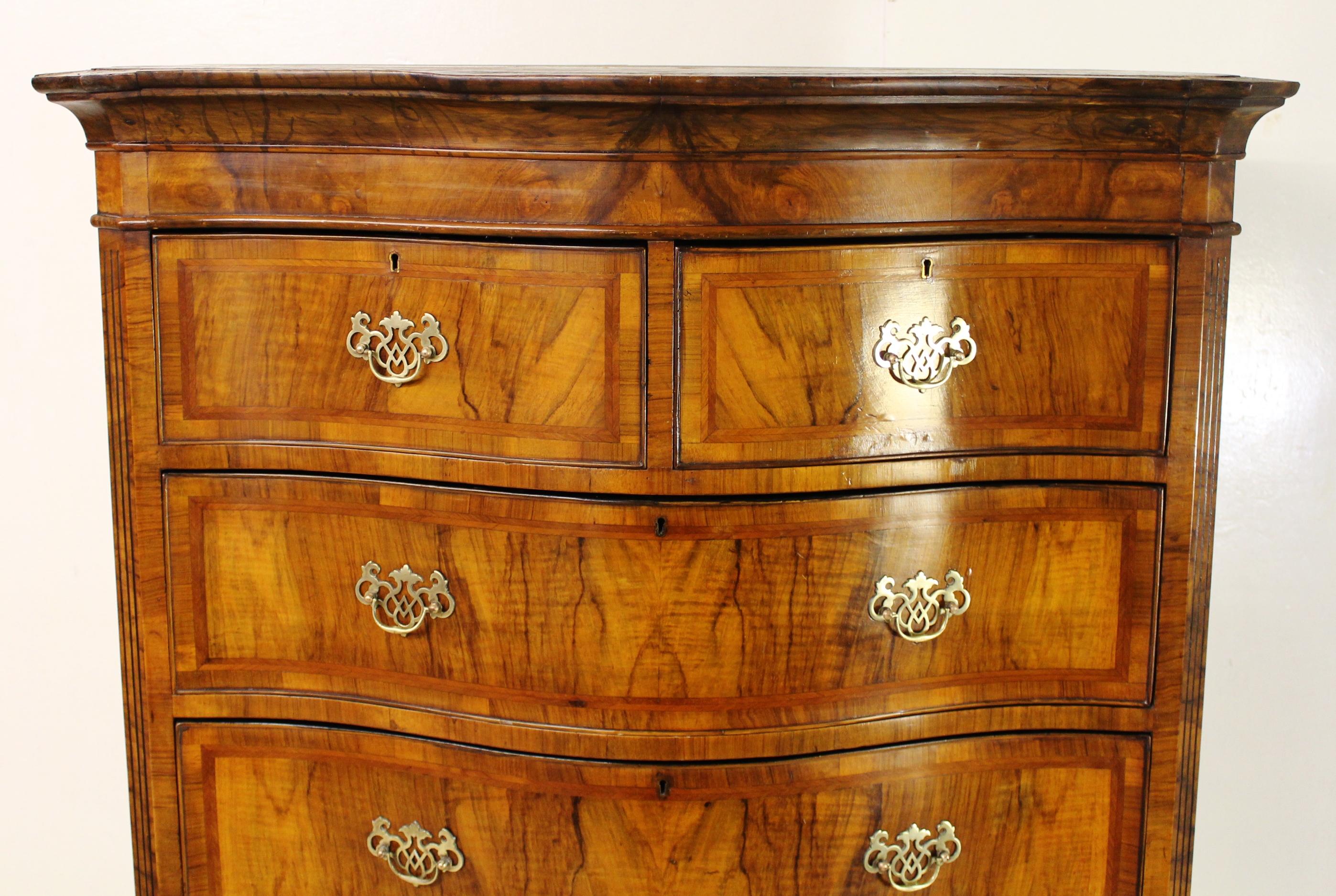 Late 19th Century Serpentine Fronted Burr Walnut Chest on Chest 3