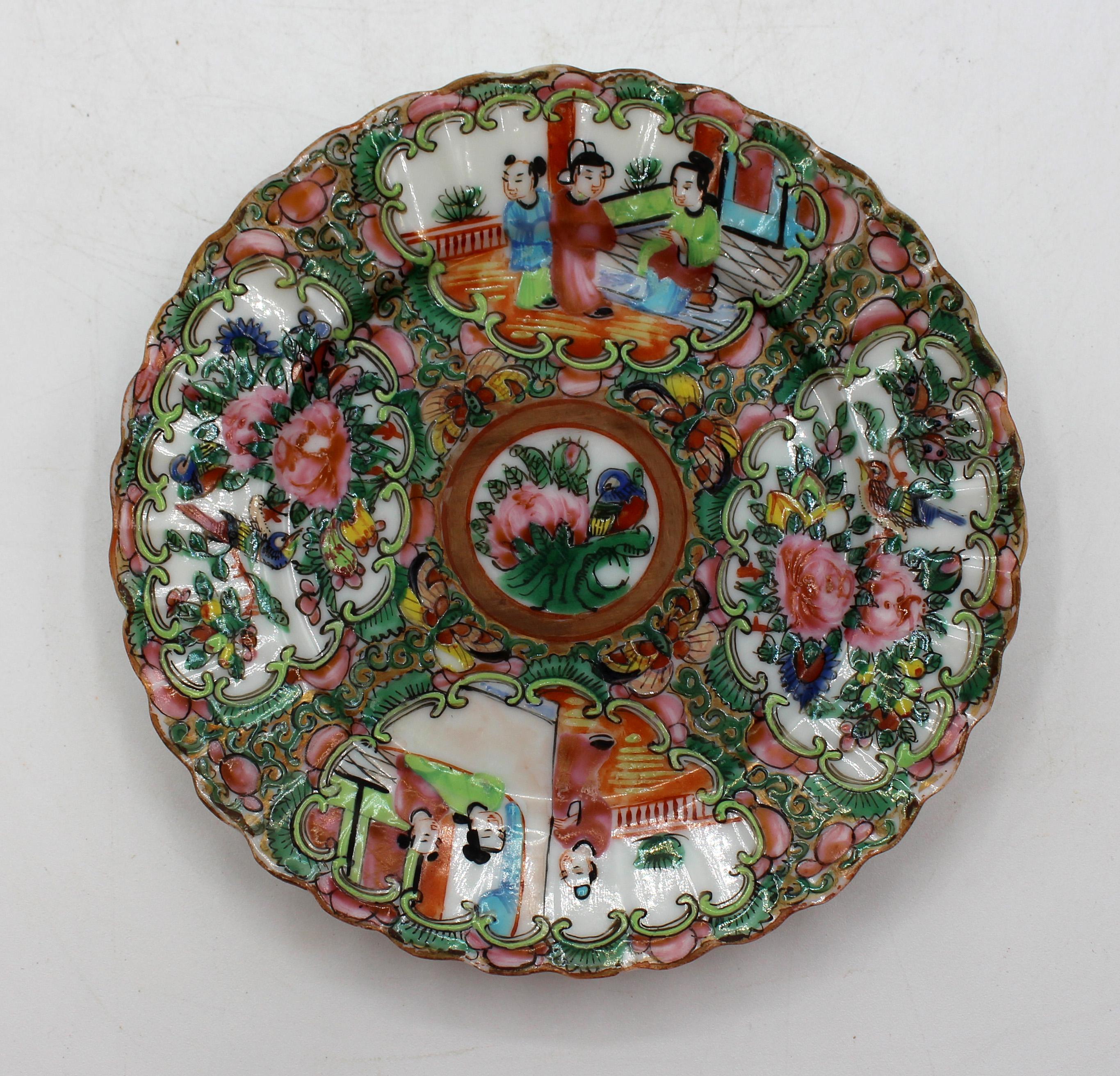 Late 19th Century Set of 8 Chinese Export Cake or Dessert Plates In Good Condition In Chapel Hill, NC