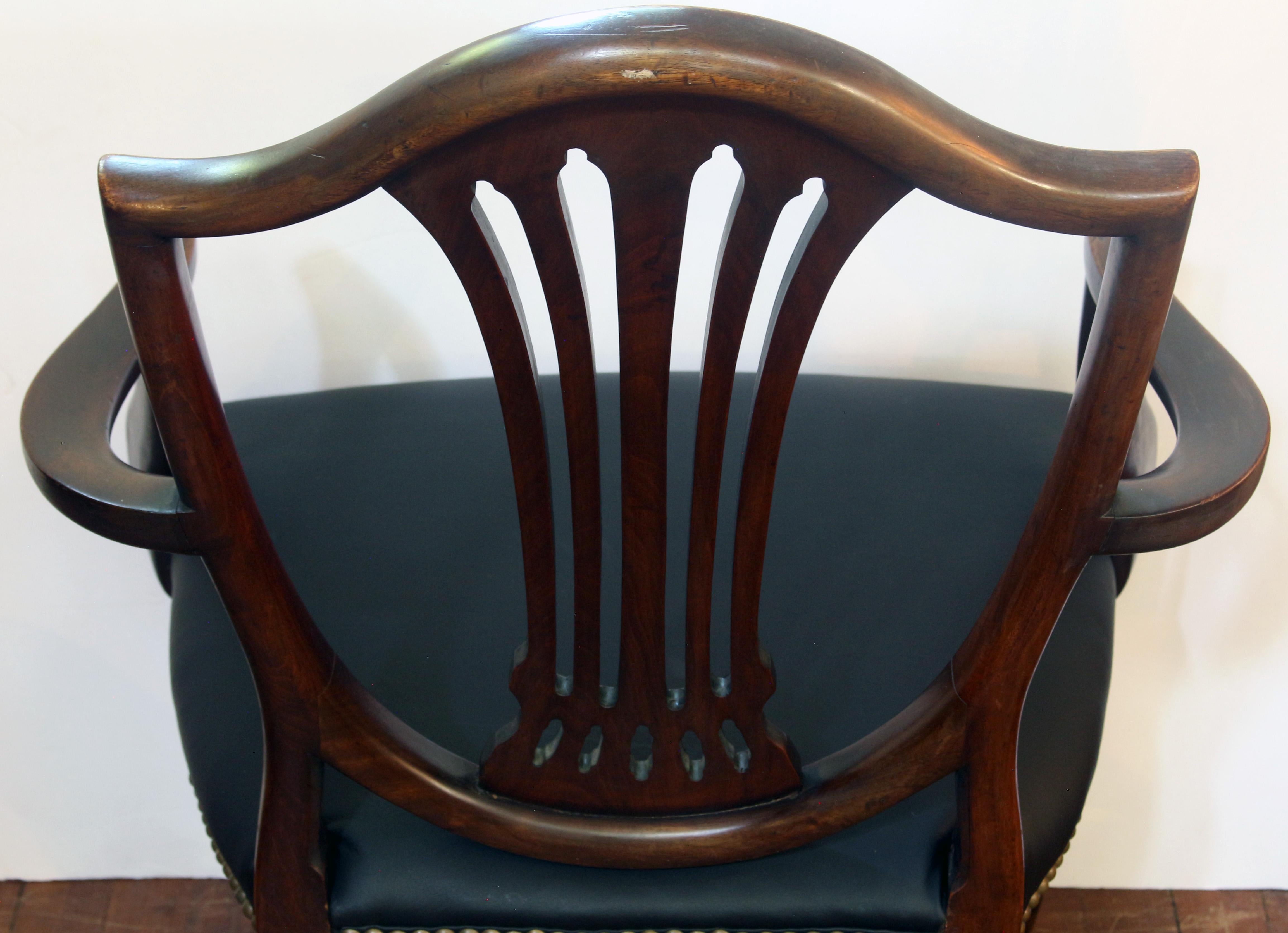 Late 19th Century Set of 8 English Dining Chairs 1