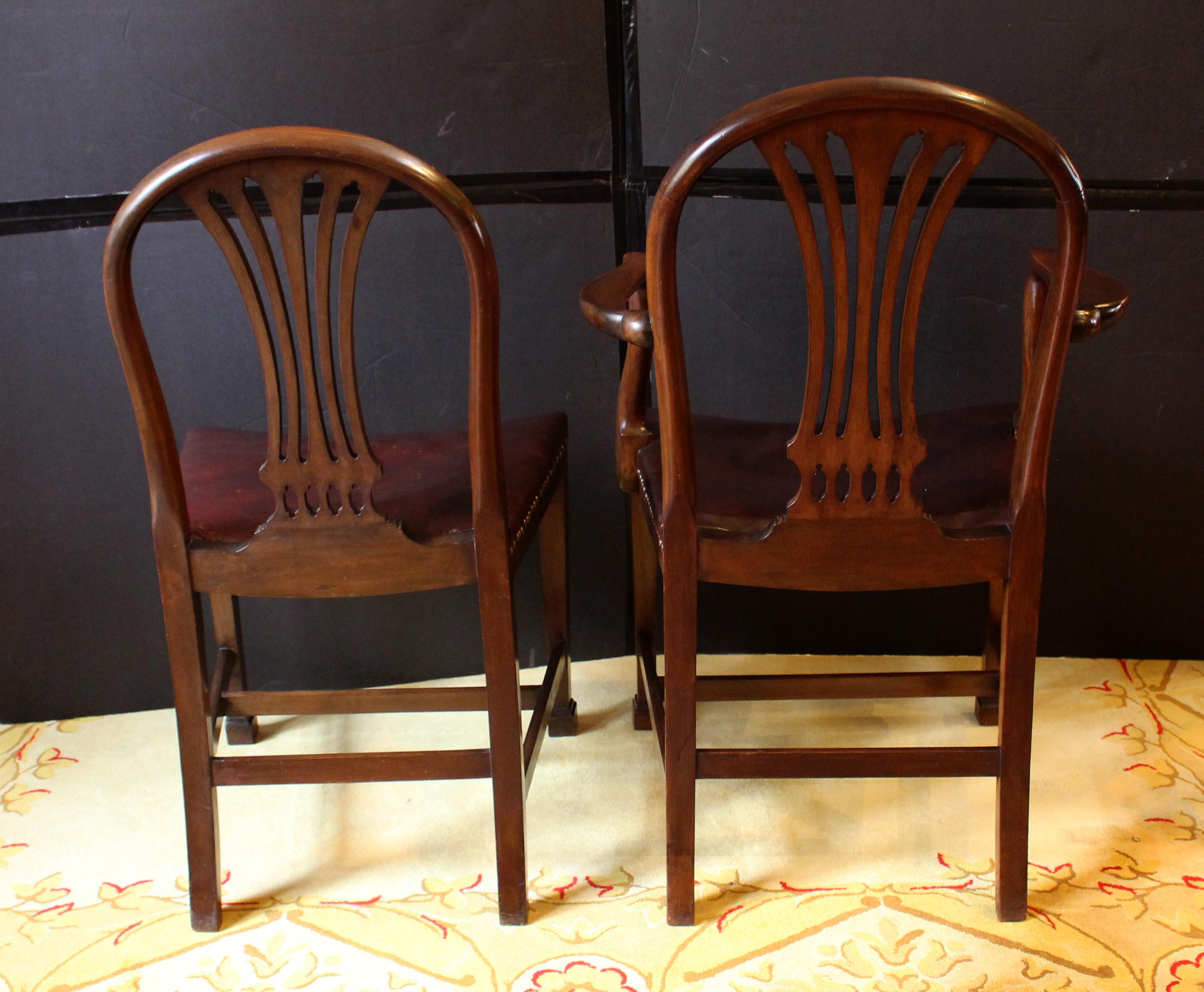 Carved Late 19th Century Set of 8 Hepplewhite Style Dining Chairs