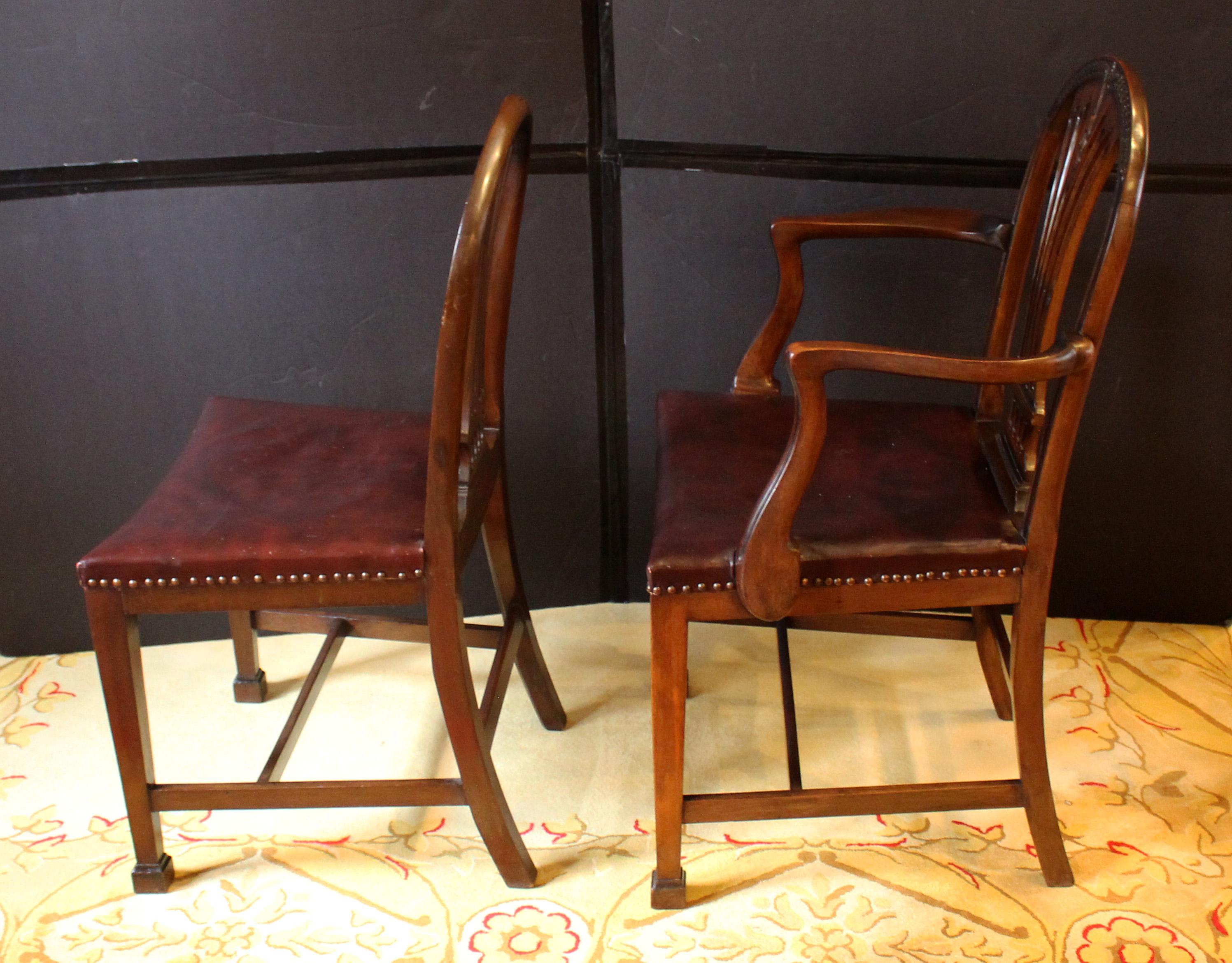 Late 19th Century Set of 8 Hepplewhite Style Dining Chairs In Good Condition In Chapel Hill, NC