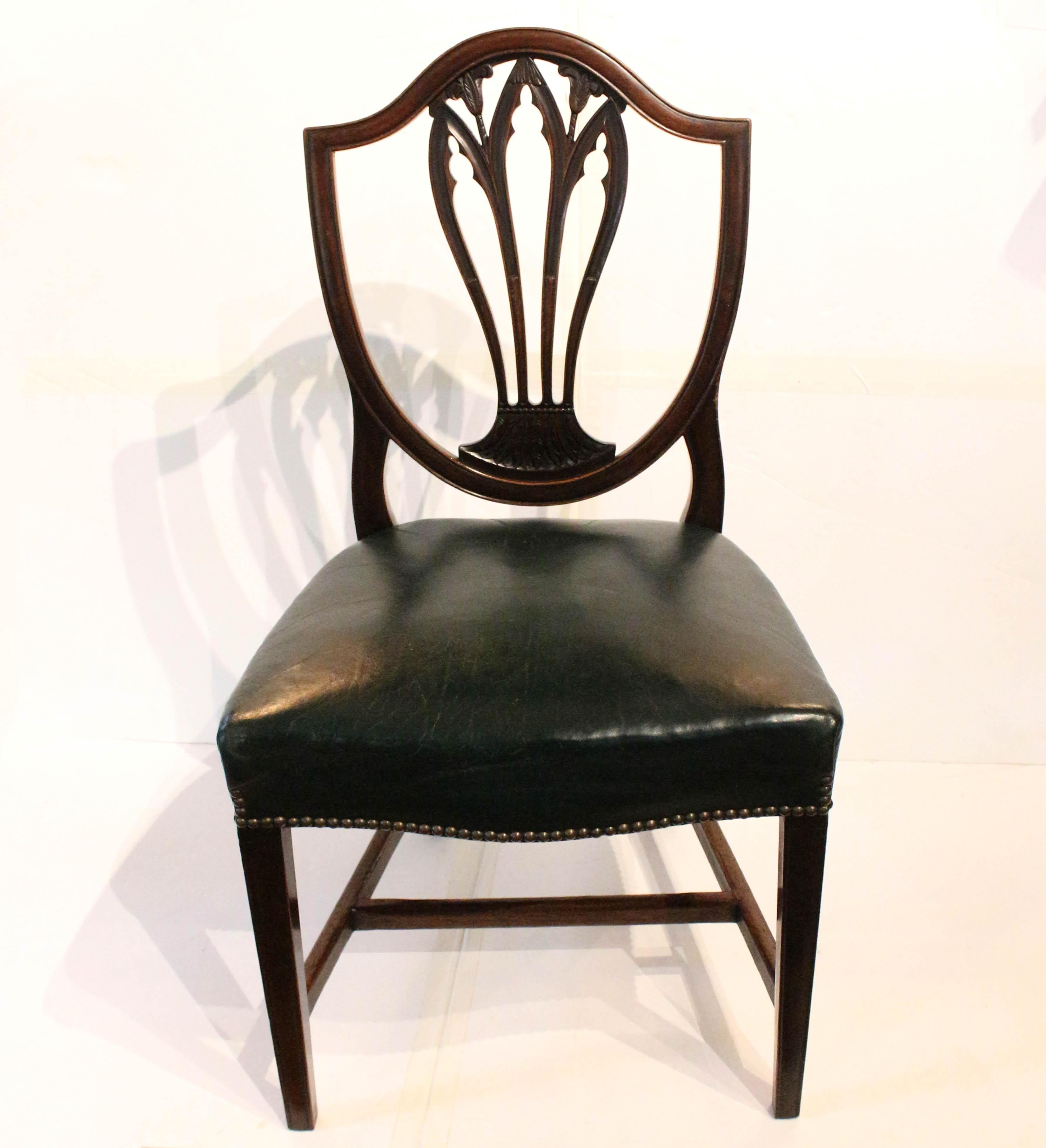 Late 19th Century Set of 8 Sheraton Style Dining Chairs, English In Good Condition In Chapel Hill, NC