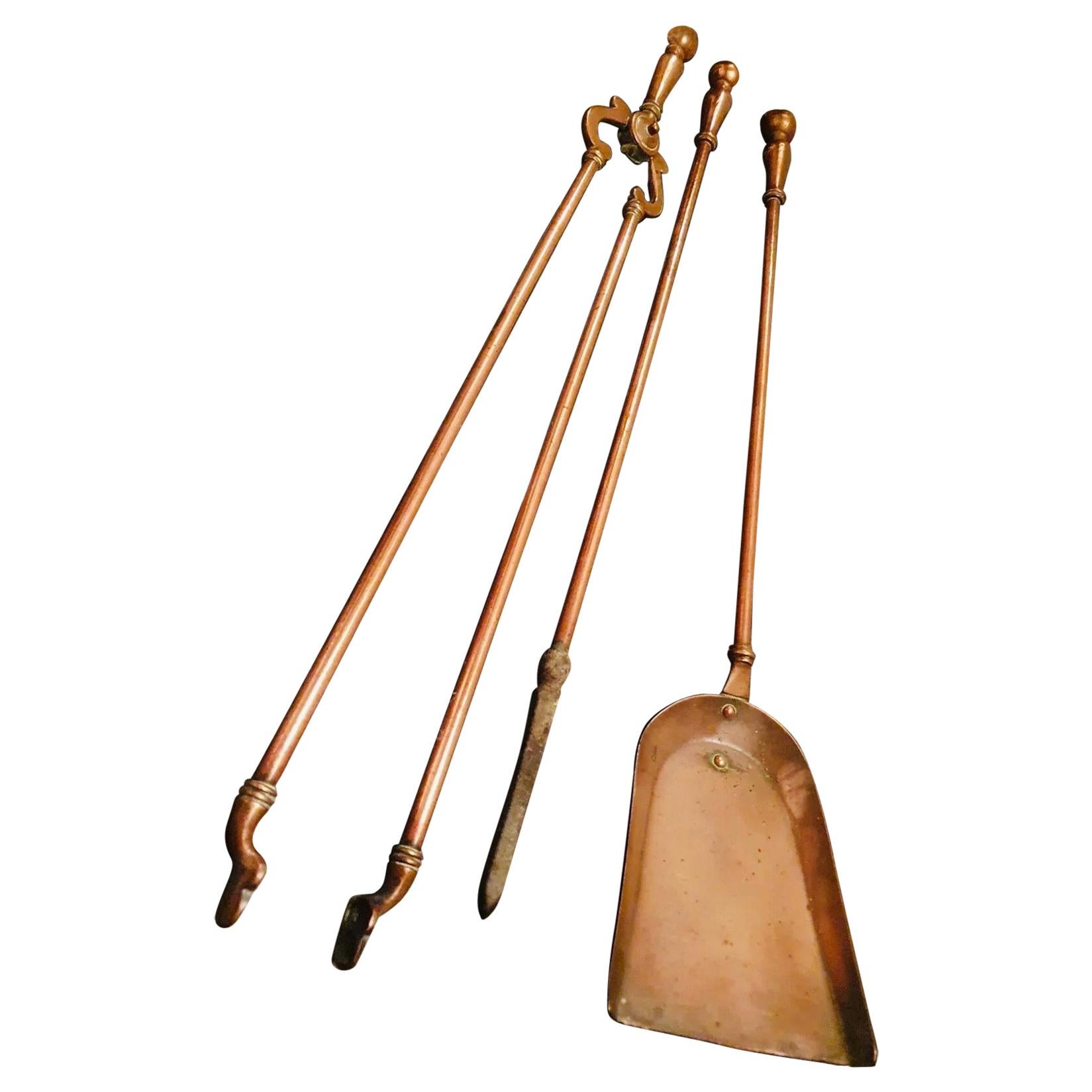 Ensemble d'outils en bronze pour cheminée de la fin du XIXe siècle en vente