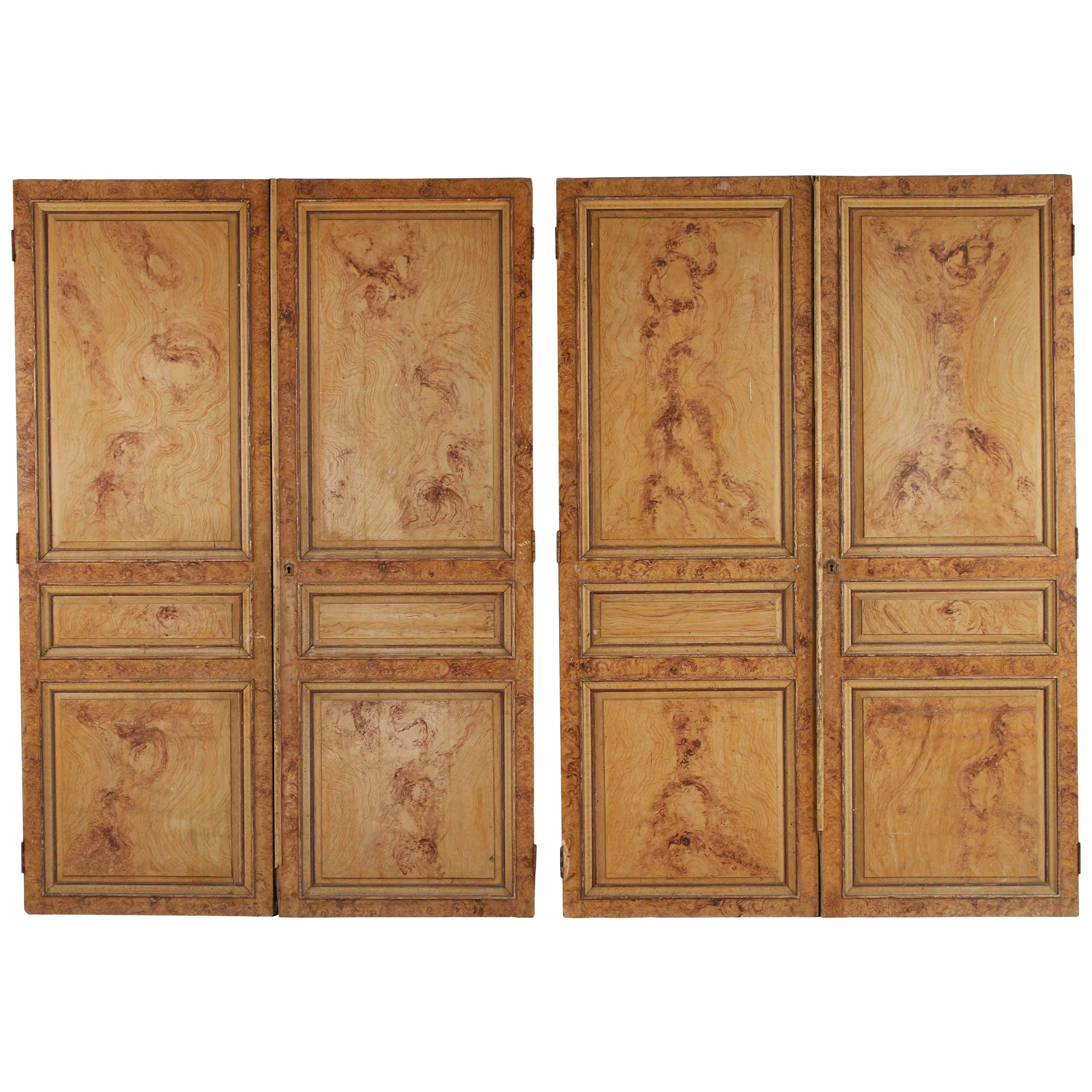 Ensemble de quatre panneaux en faux bois peint de la fin du XIXe siècle provenant de France en vente