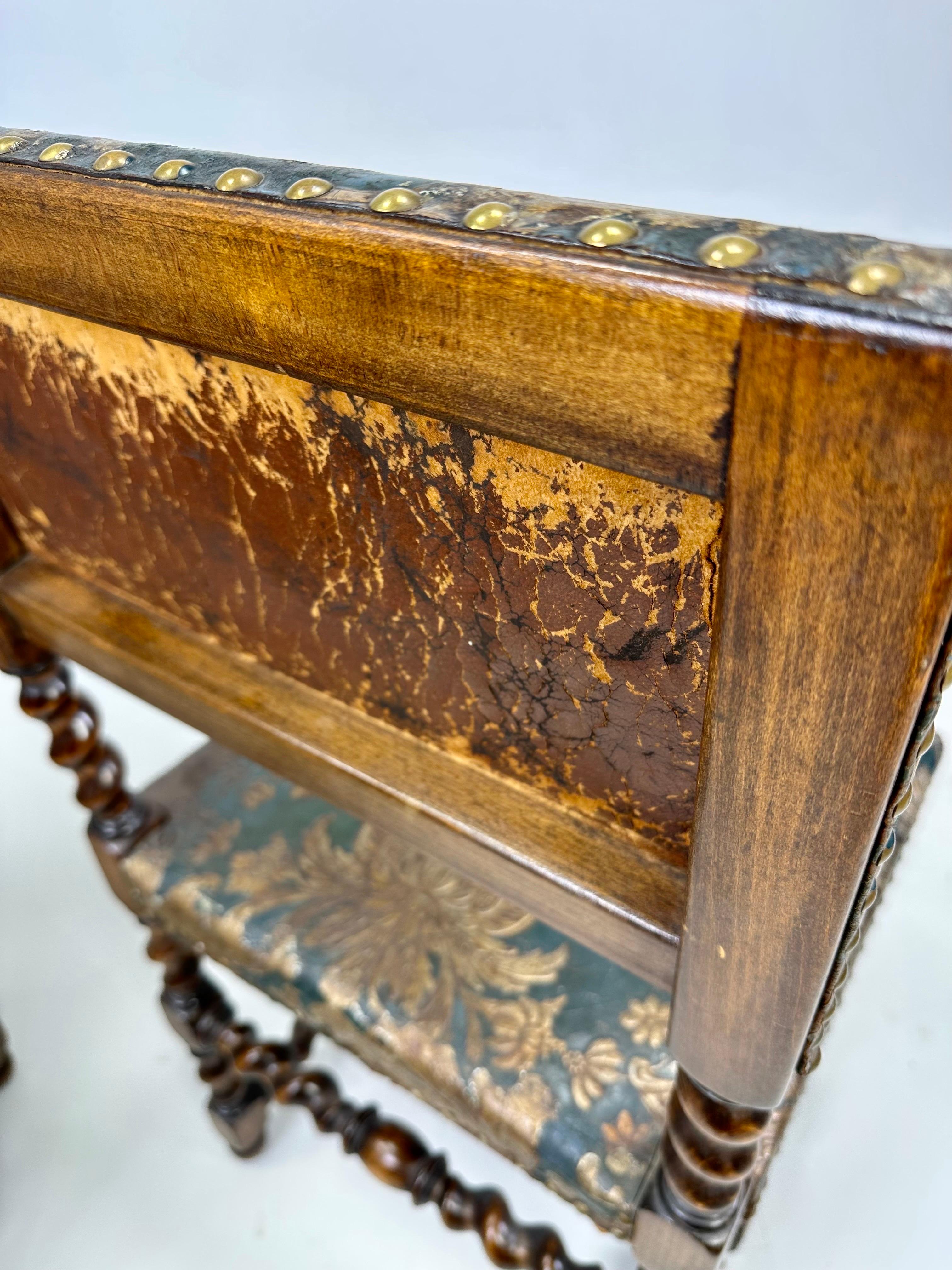 Spätes 19. Jahrhundert Satz von sechs barocken Esszimmerstühlen mit vergoldetem Leder im Angebot 5